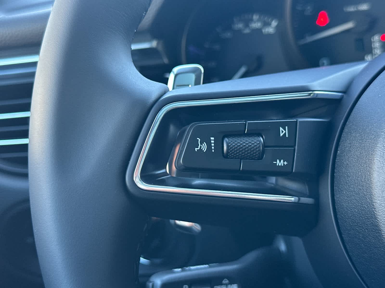 Thumbnail: 2026 Porsche Macan - 27