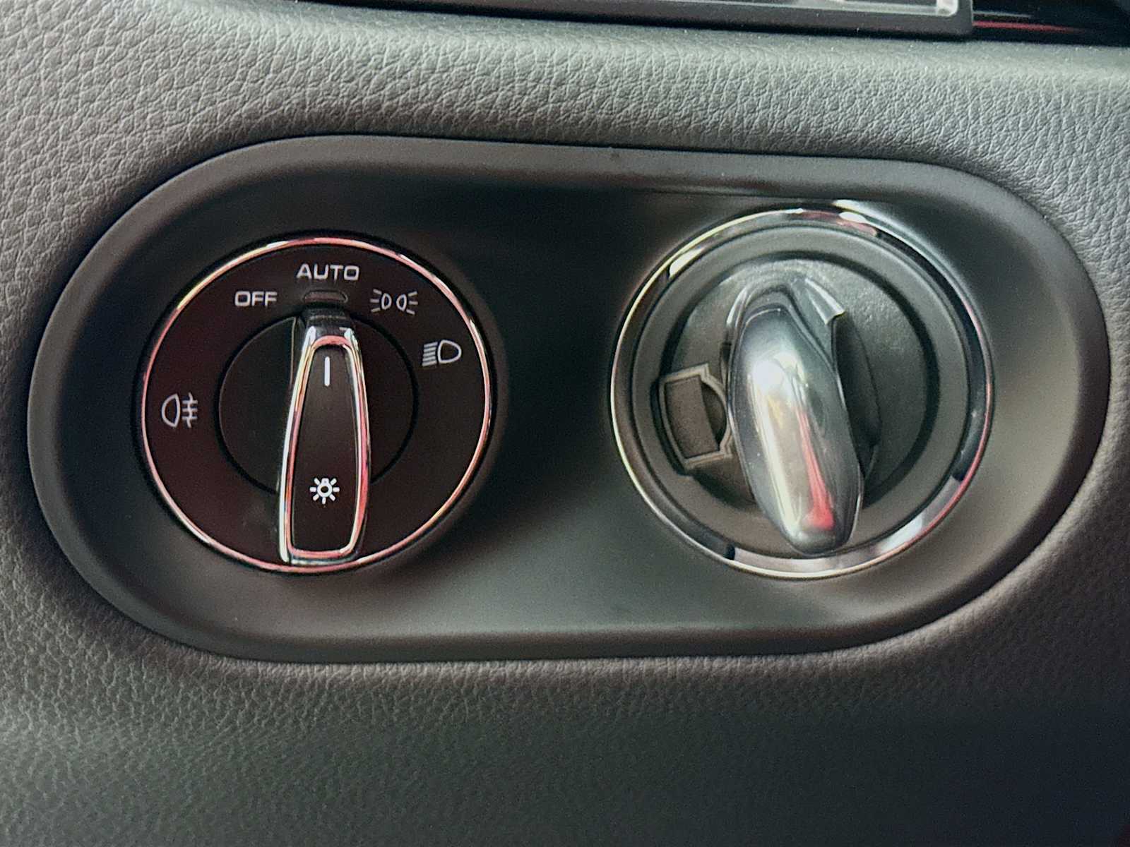 Thumbnail: 2021 Porsche Macan - 11