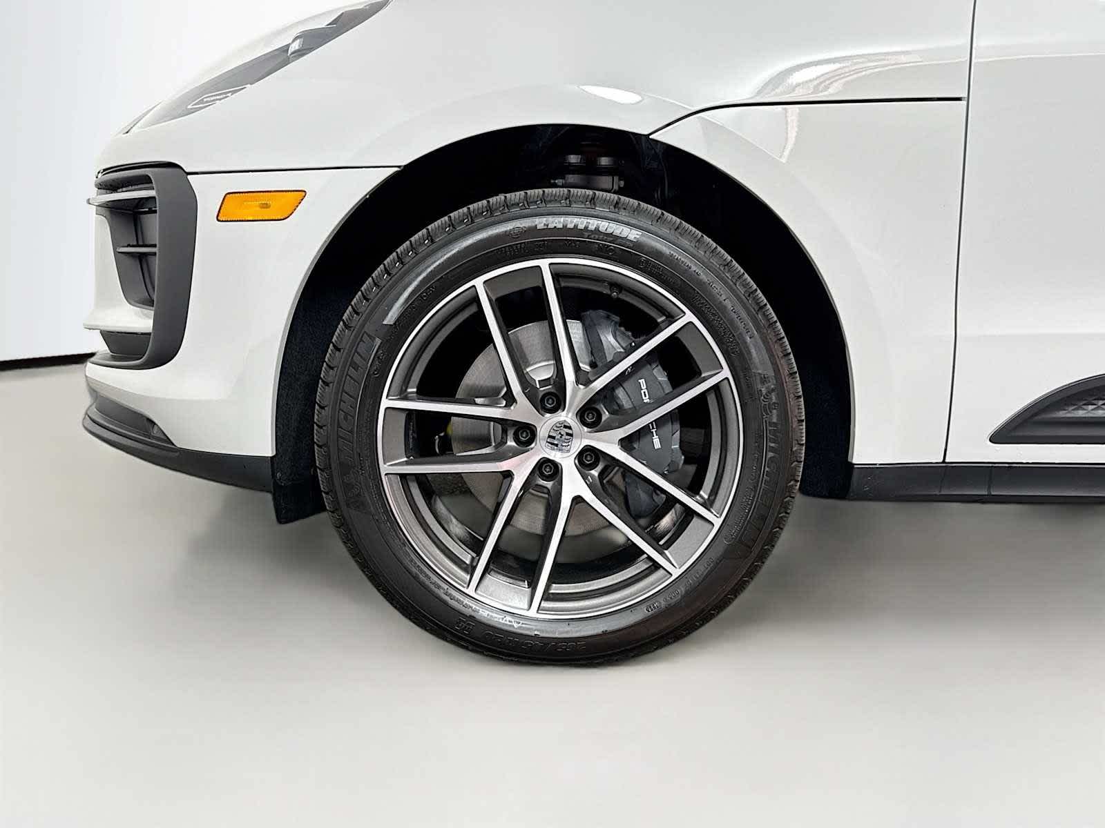 Thumbnail: 2026 Porsche Macan - 24