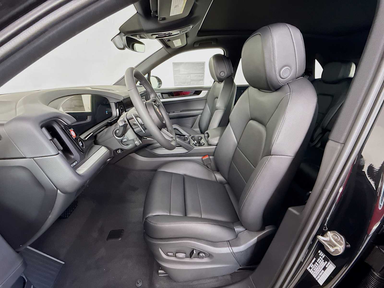 Thumbnail: 2025 Porsche Cayenne - 5