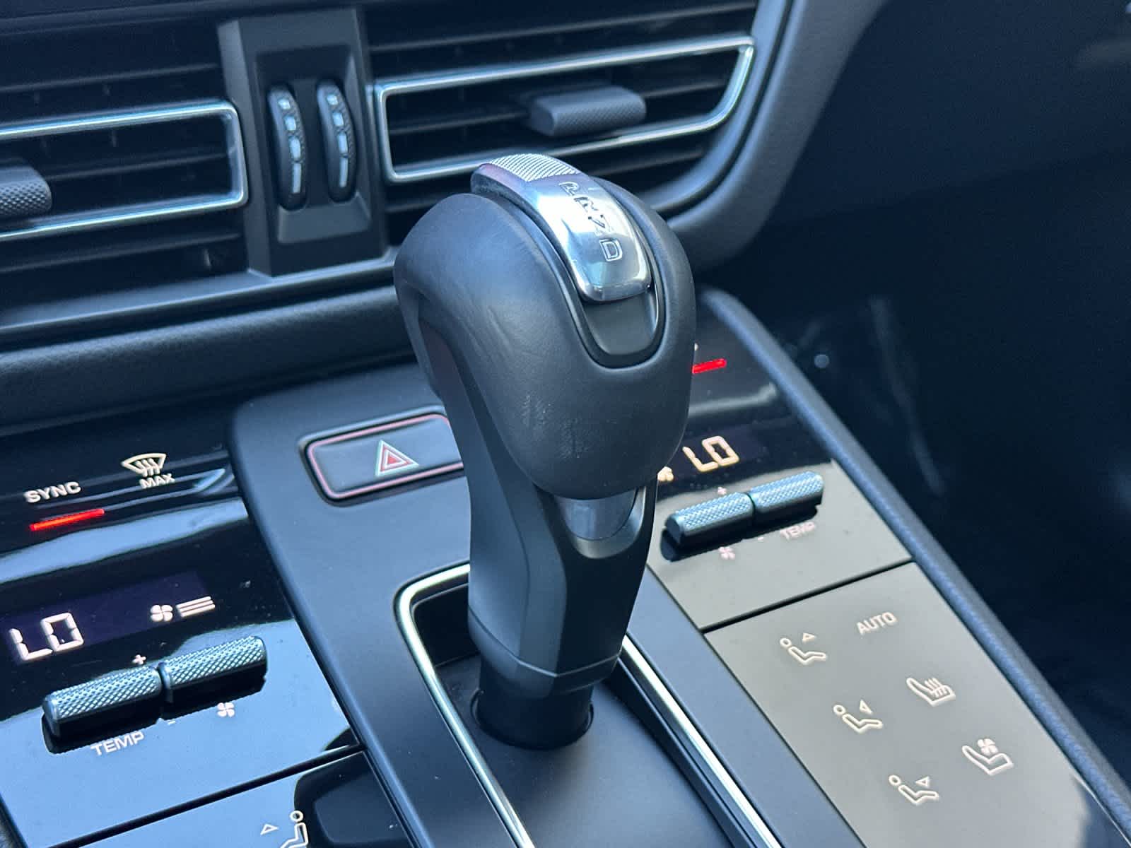 Thumbnail: 2025 Porsche Macan - 25