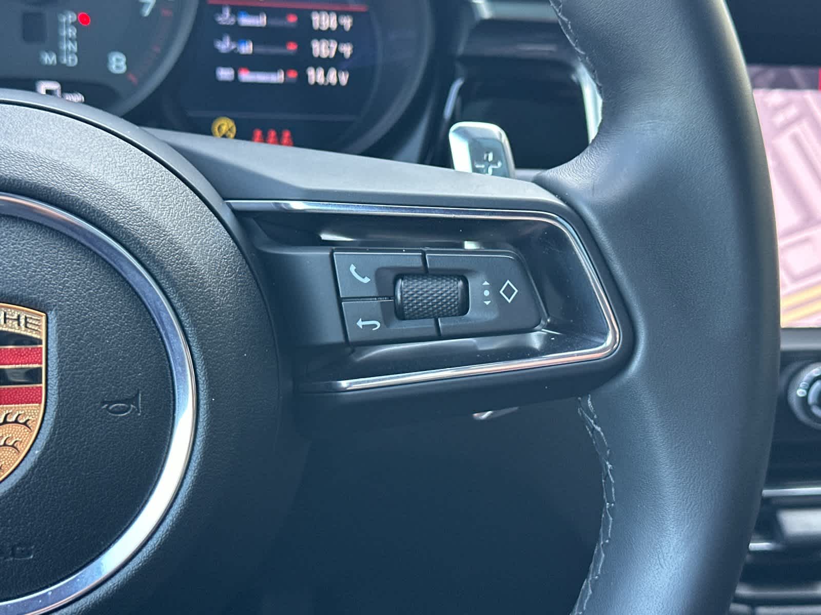 Thumbnail: 2025 Porsche Macan - 27