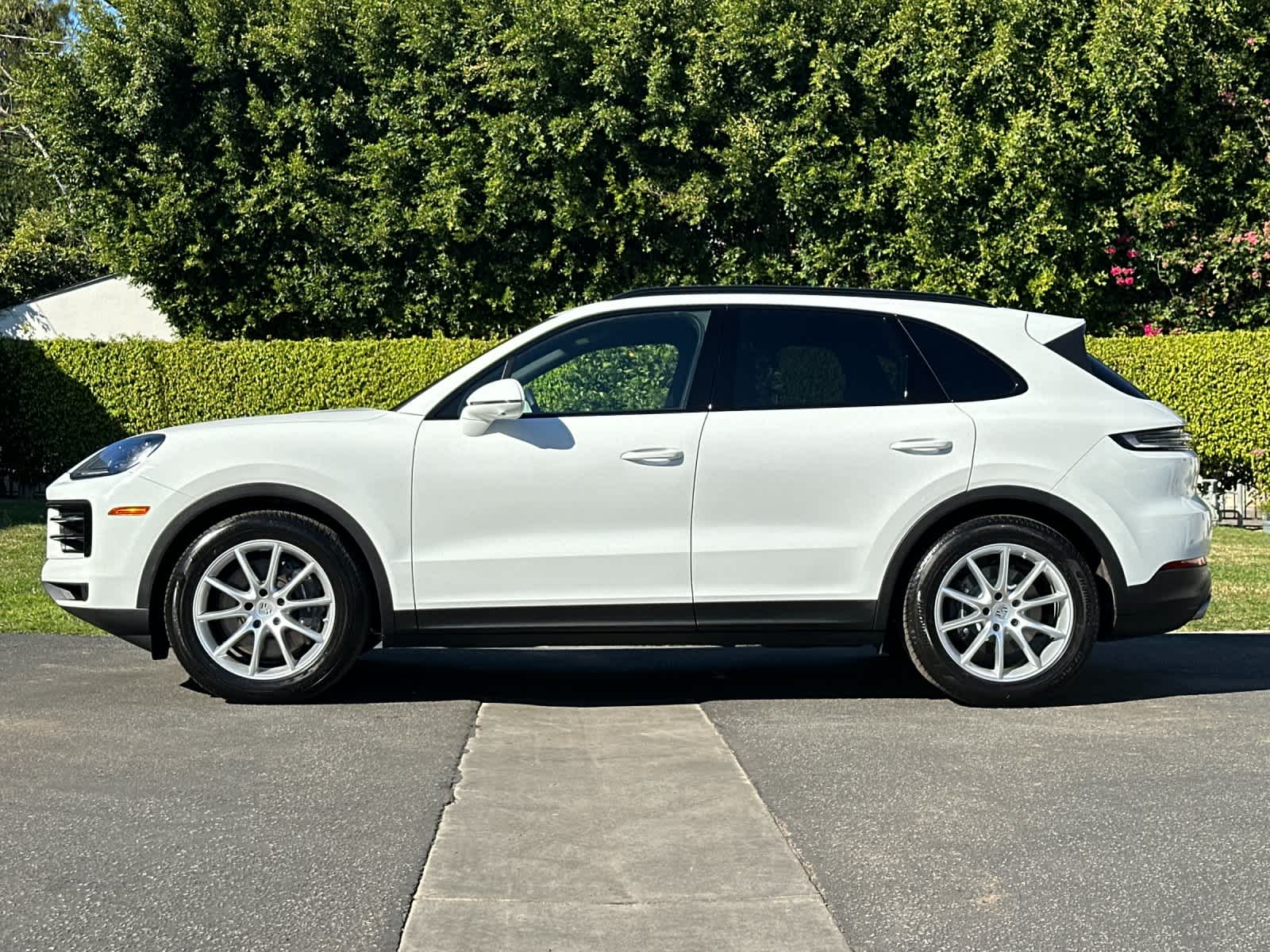 Thumbnail: 2024 Porsche Cayenne - 2