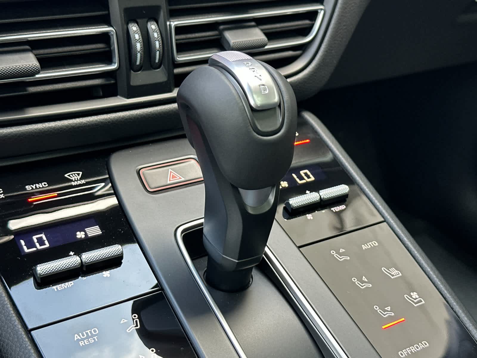 Thumbnail: 2026 Porsche Macan - 25