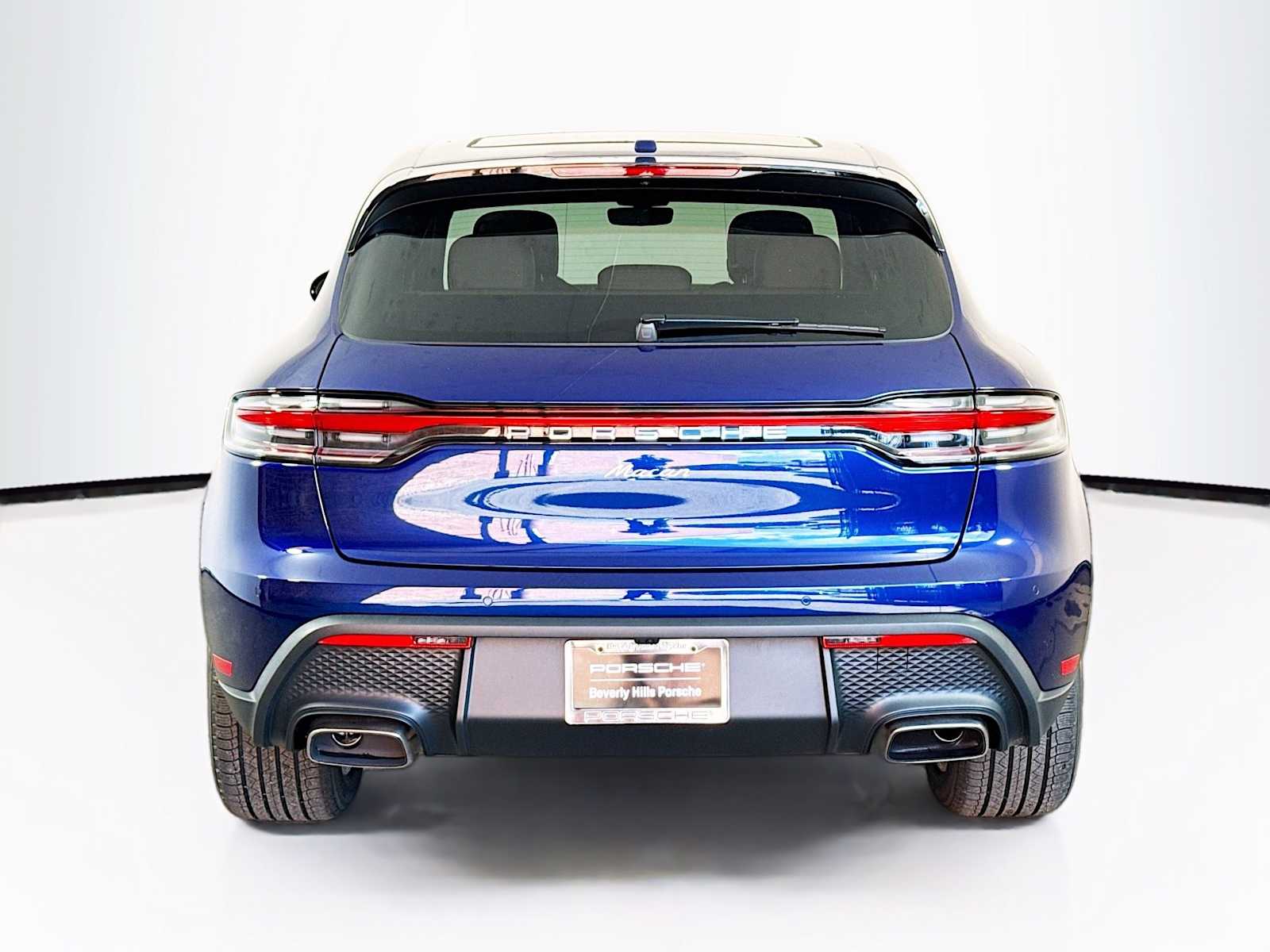 Thumbnail: 2026 Porsche Macan - 10