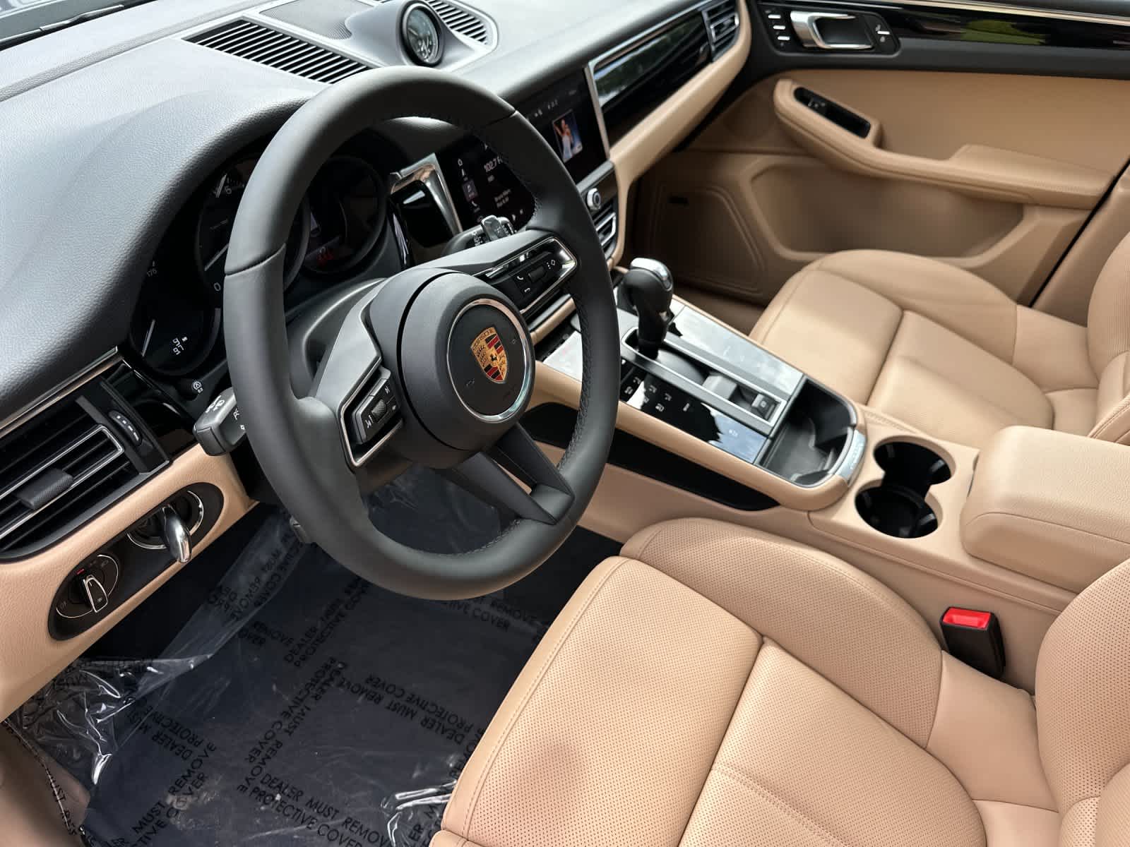 Thumbnail: 2026 Porsche Macan - 4