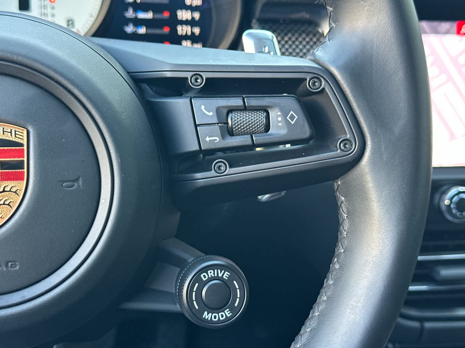 Thumbnail: 2025 Porsche Macan - 28