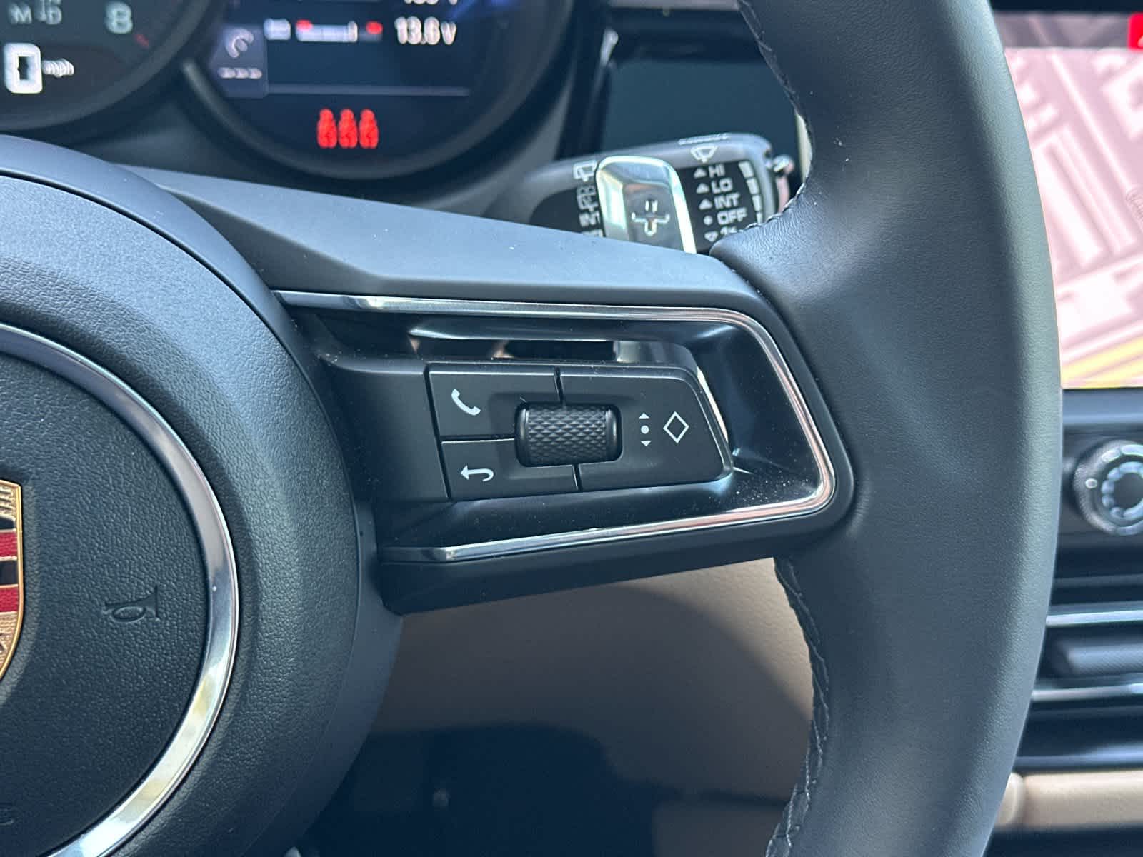Thumbnail: 2025 Porsche Macan - 26