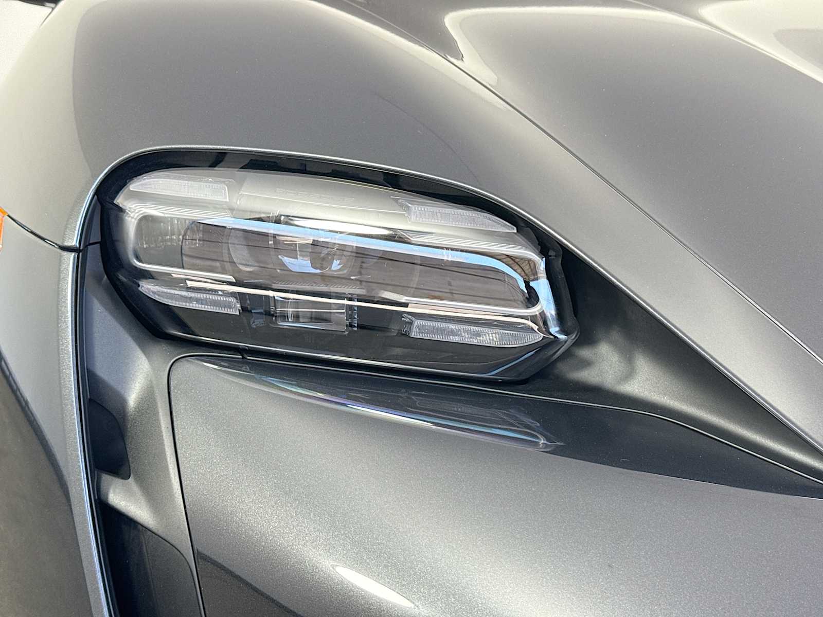 Thumbnail: 2023 Porsche Taycan - 27