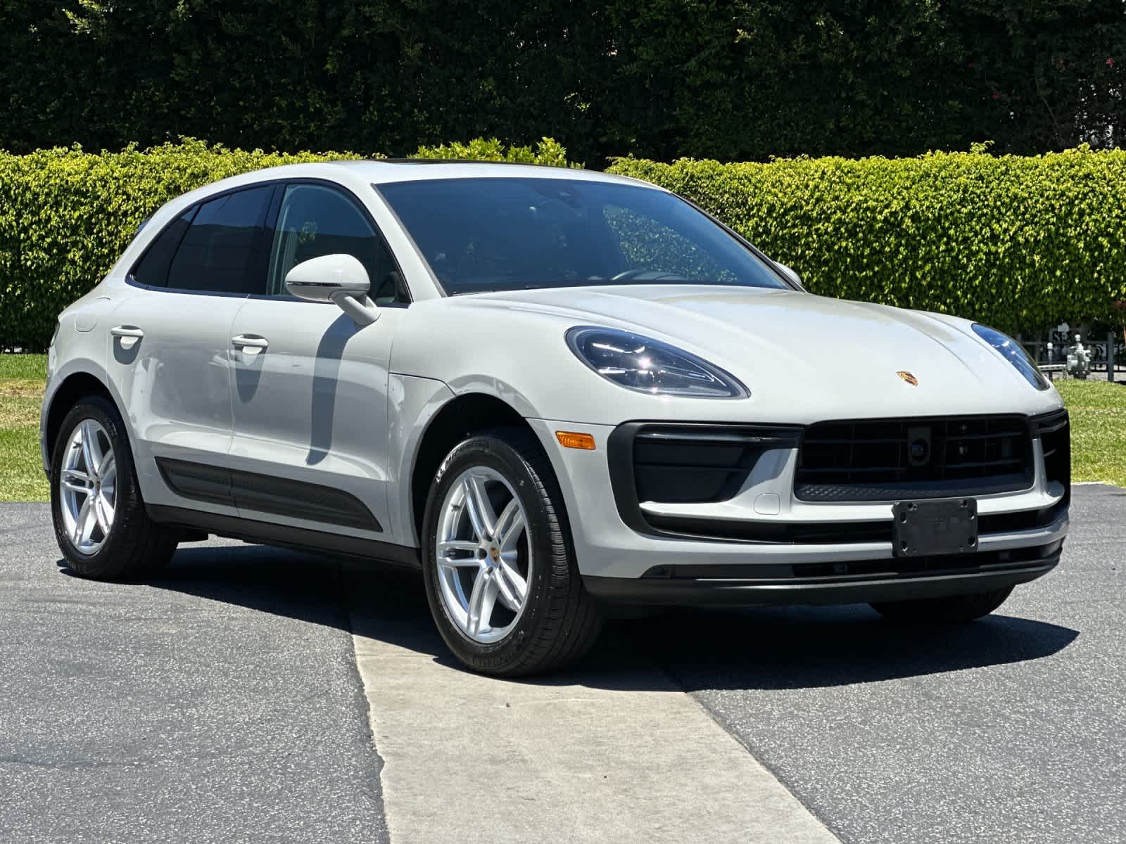 Thumbnail: 2025 Porsche Macan - 9