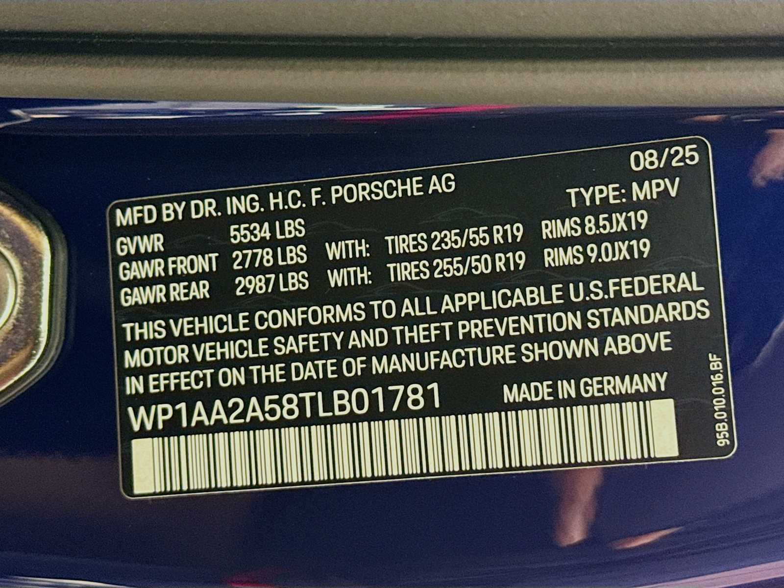 Thumbnail: 2026 Porsche Macan - 25