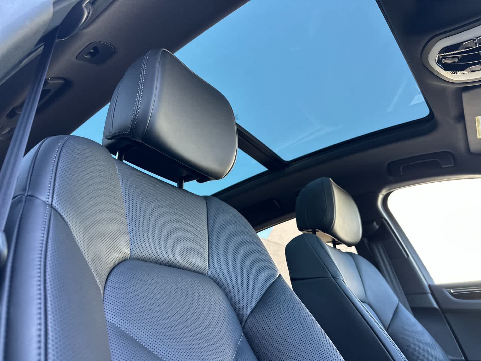 Thumbnail: 2026 Porsche Macan - 18