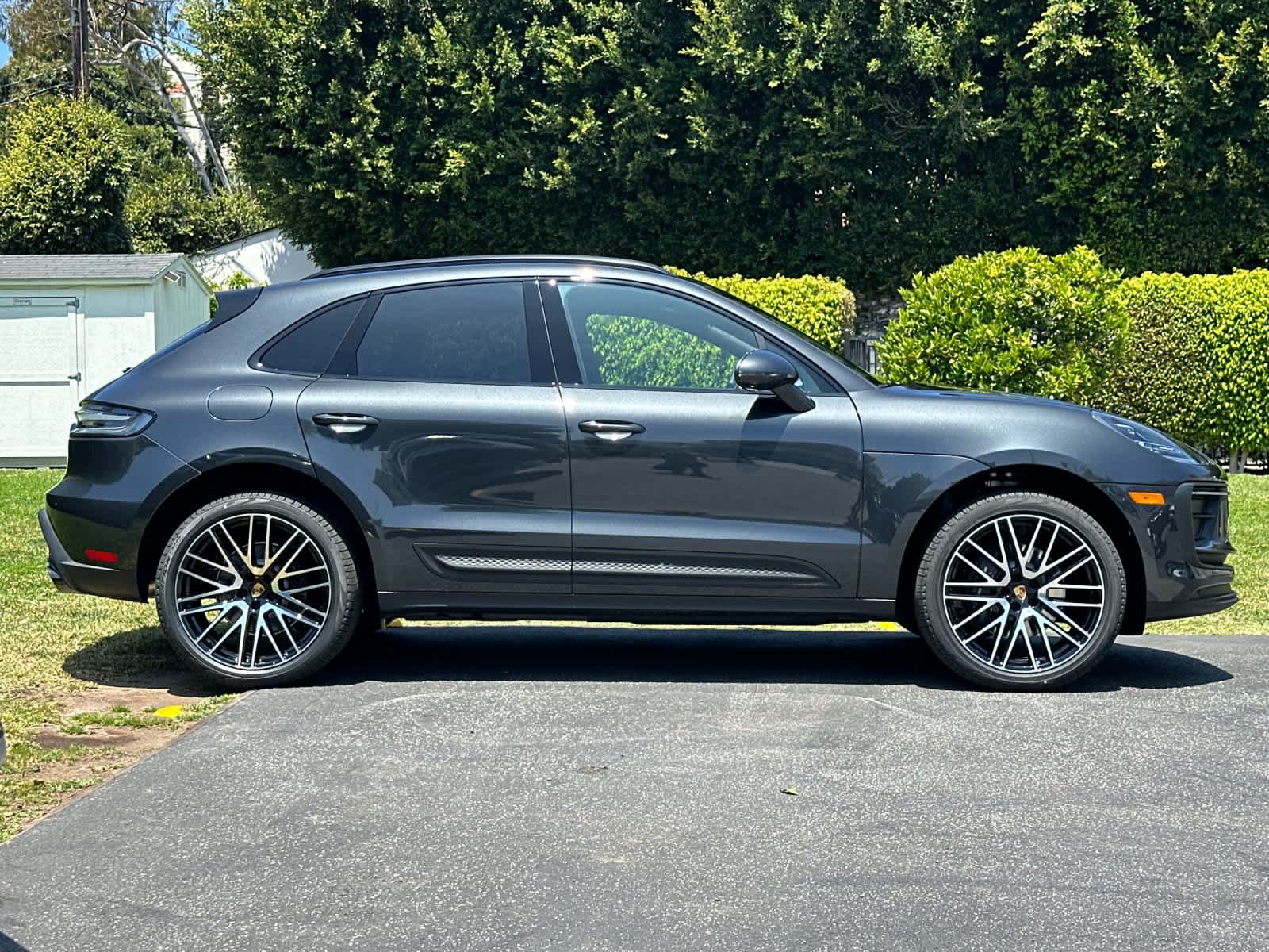 Thumbnail: 2026 Porsche Macan - 9