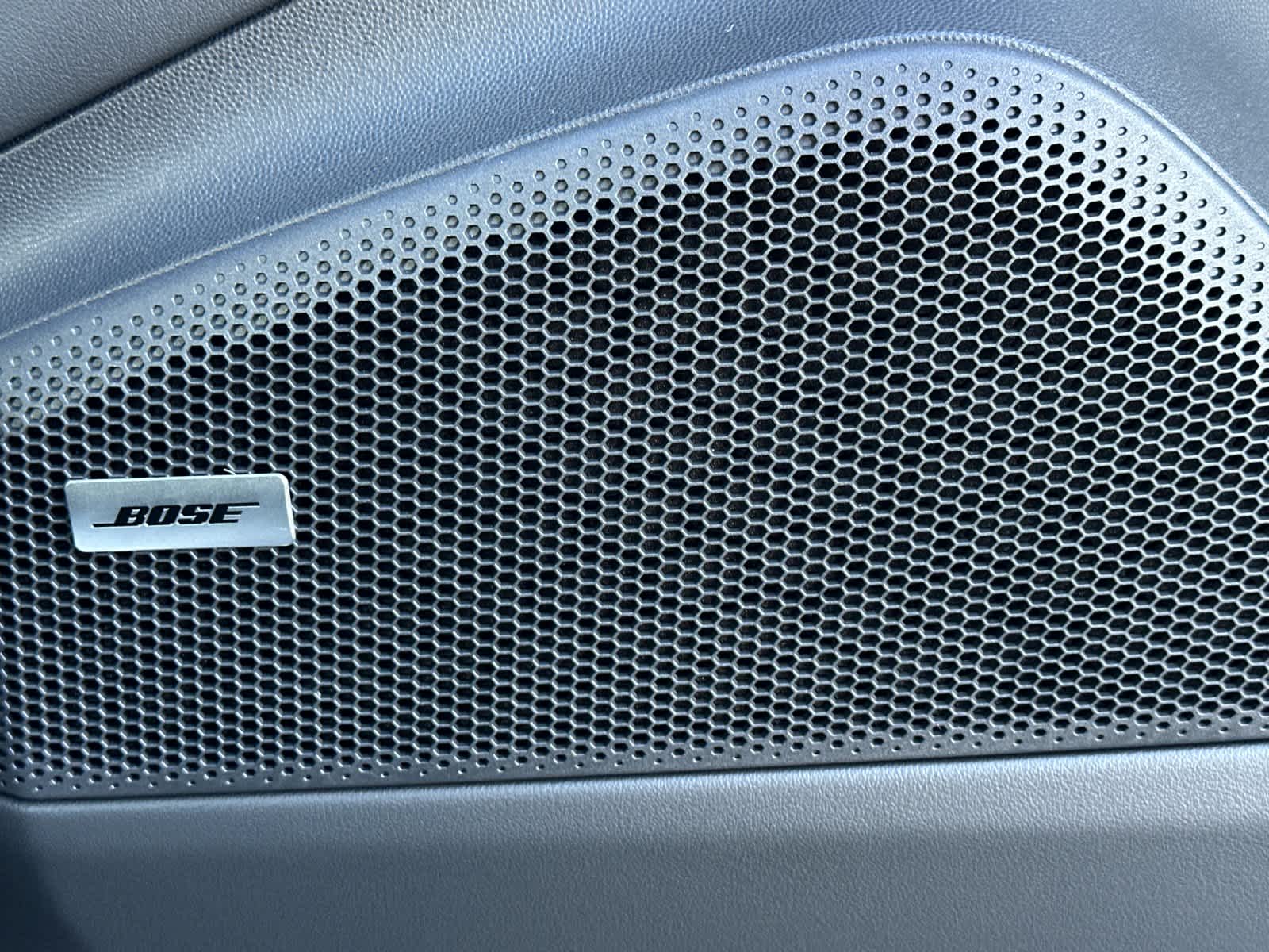 Thumbnail: 2026 Porsche Macan - 20