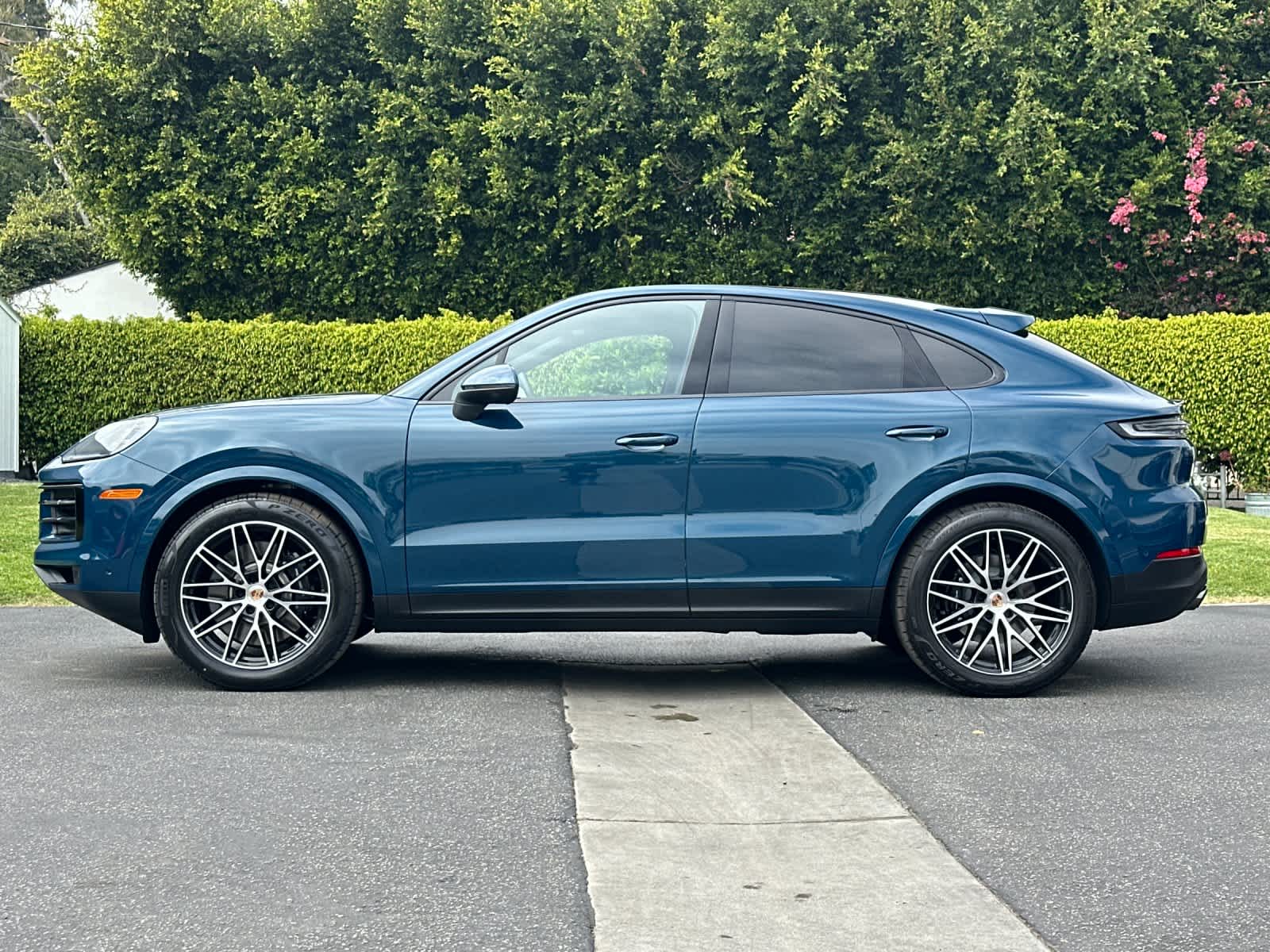 Thumbnail: 2025 Porsche Cayenne - 2