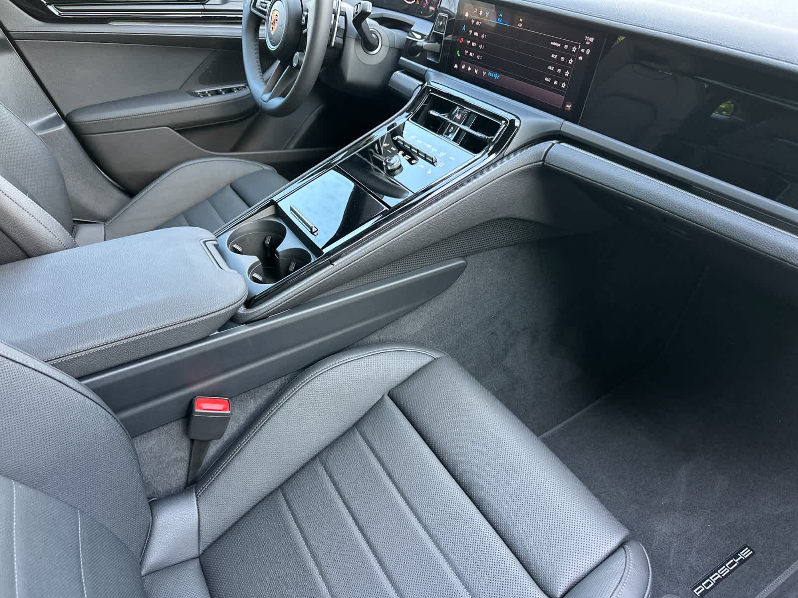 Thumbnail: 2026 Porsche Panamera - 17