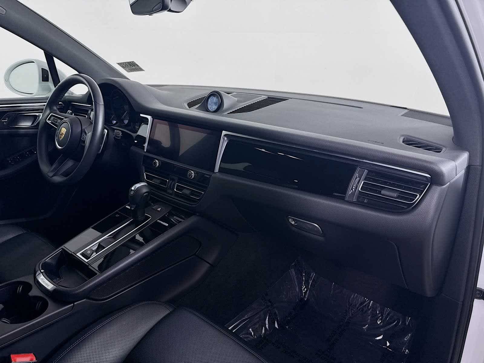 Thumbnail: 2024 Porsche Macan - 23