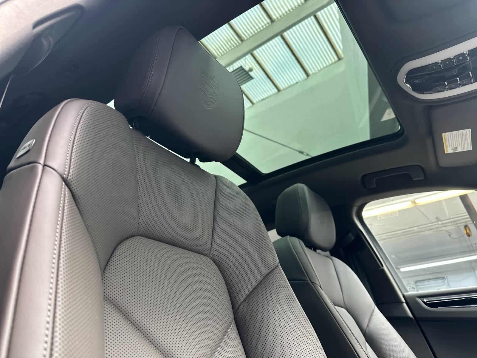Thumbnail: 2026 Porsche Macan - 18