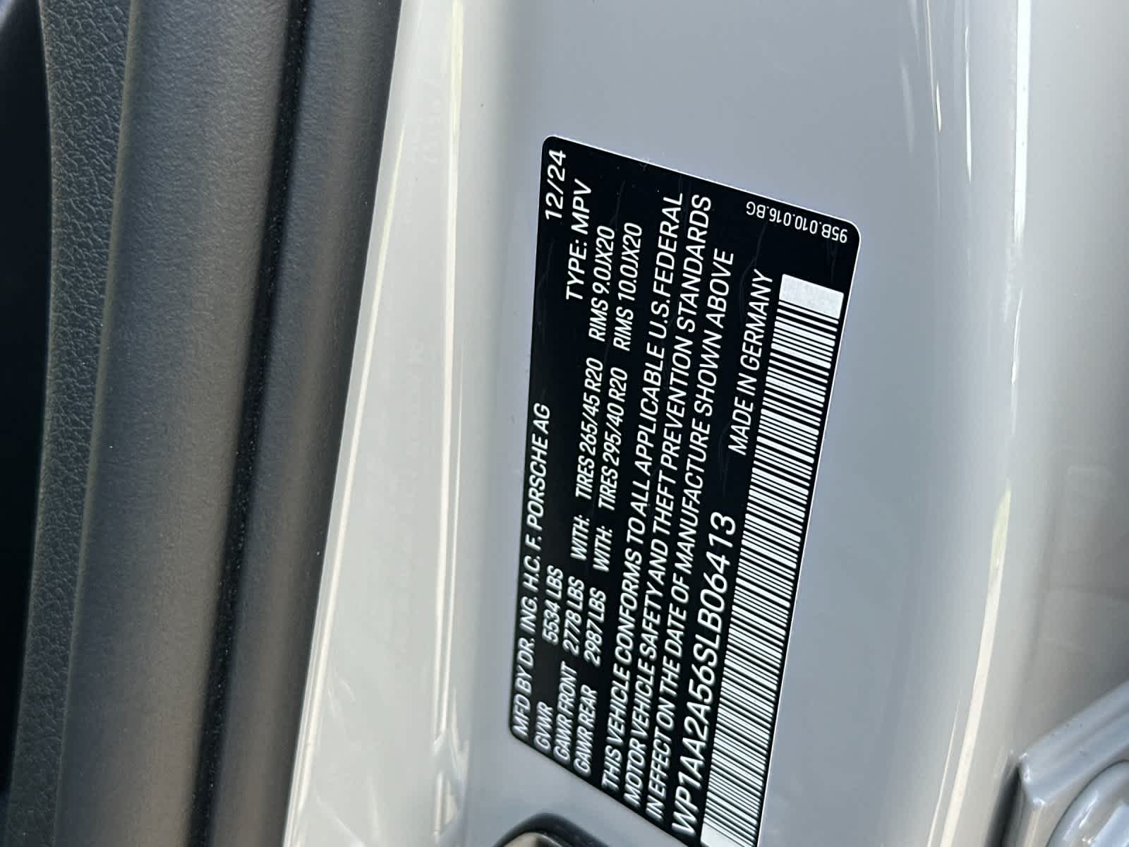 Thumbnail: 2025 Porsche Macan - 32