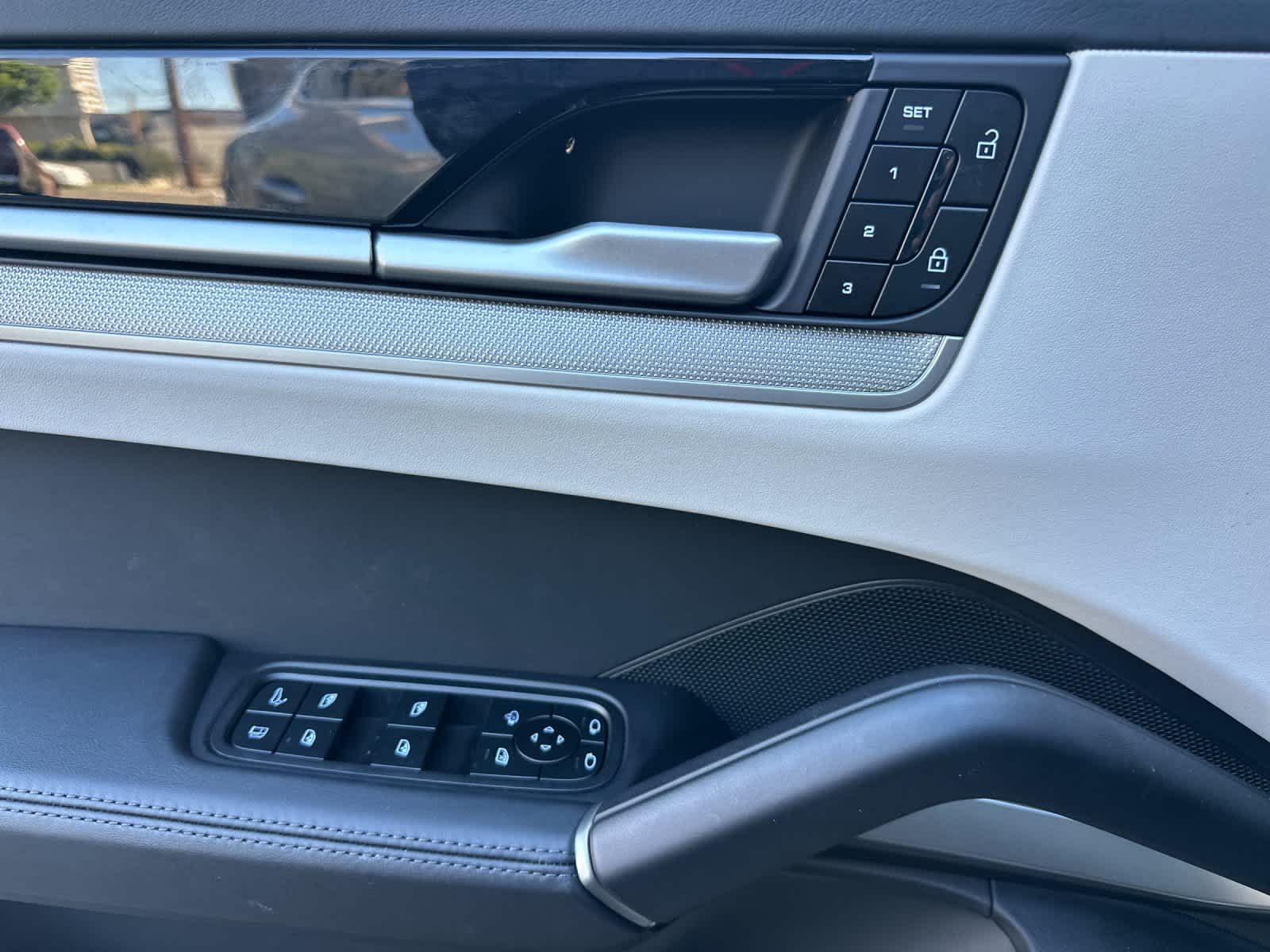 Thumbnail: 2025 Porsche Cayenne - 12