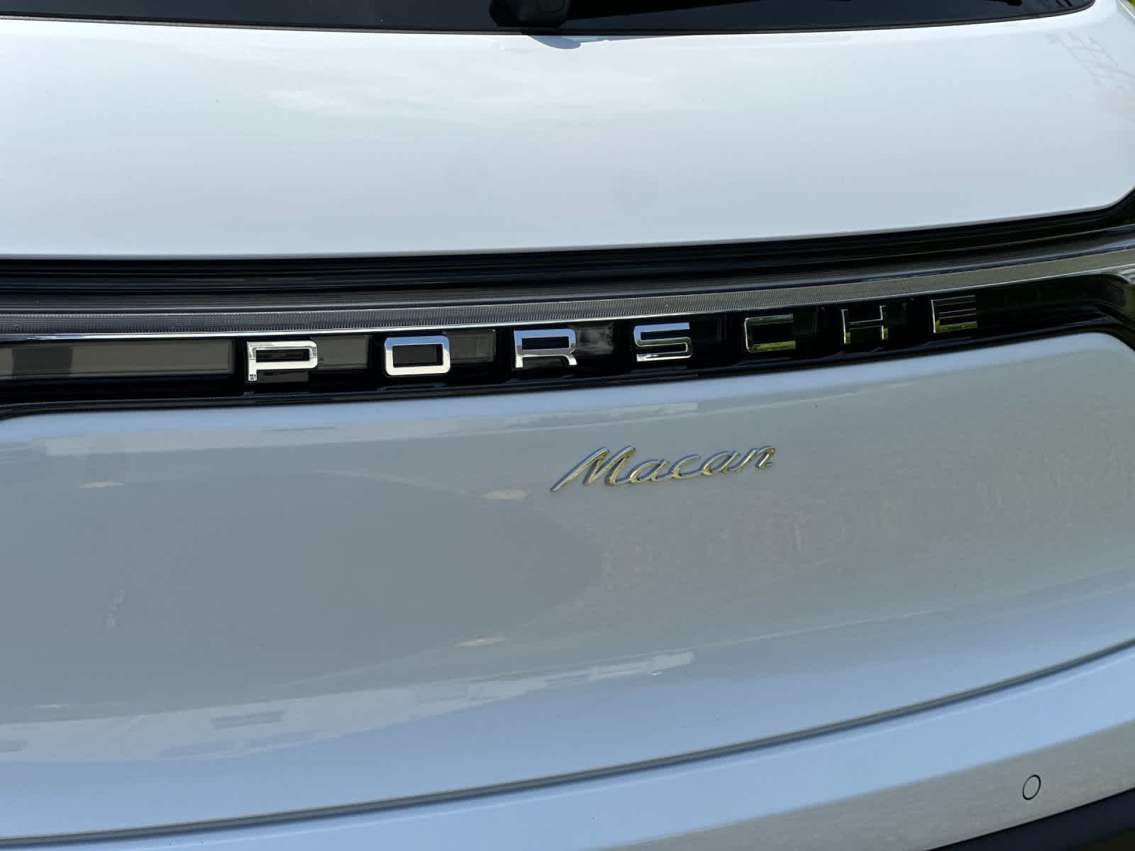 Thumbnail: 2026 Porsche Macan - 32
