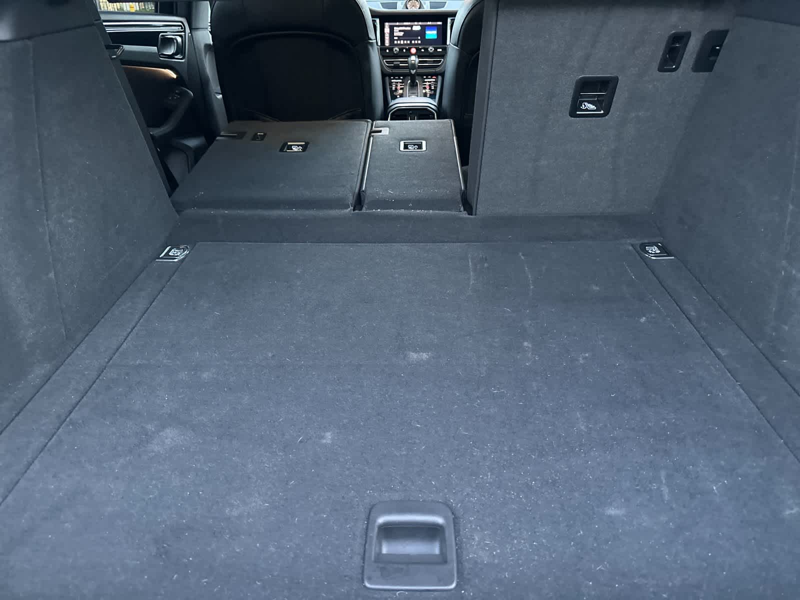 Thumbnail: 2025 Porsche Macan - 16