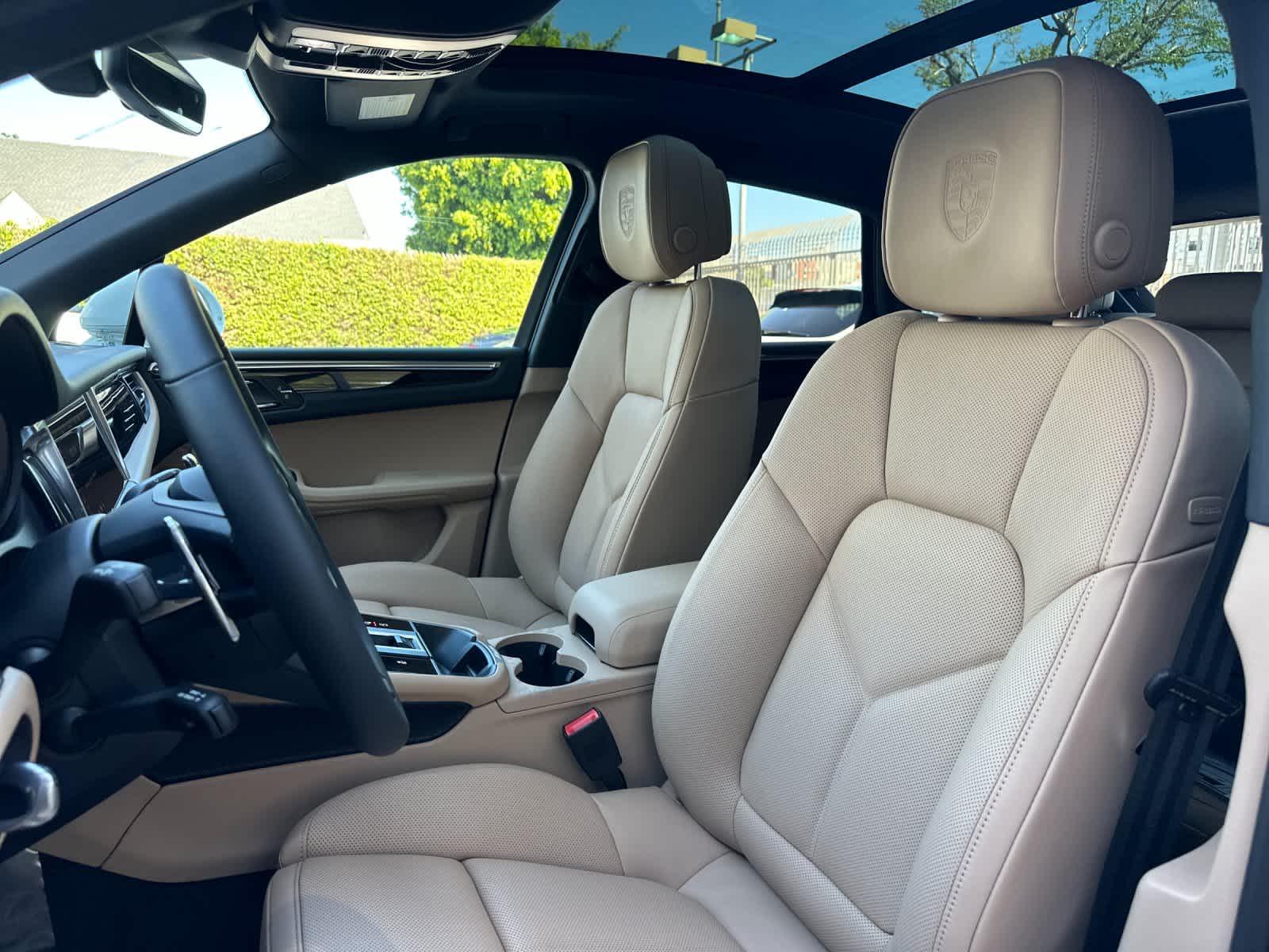 Thumbnail: 2026 Porsche Macan - 5