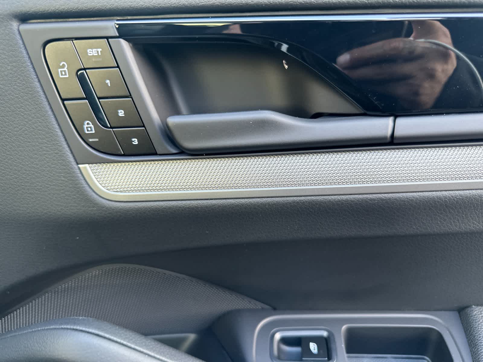 Thumbnail: 2026 Porsche Cayenne - 19