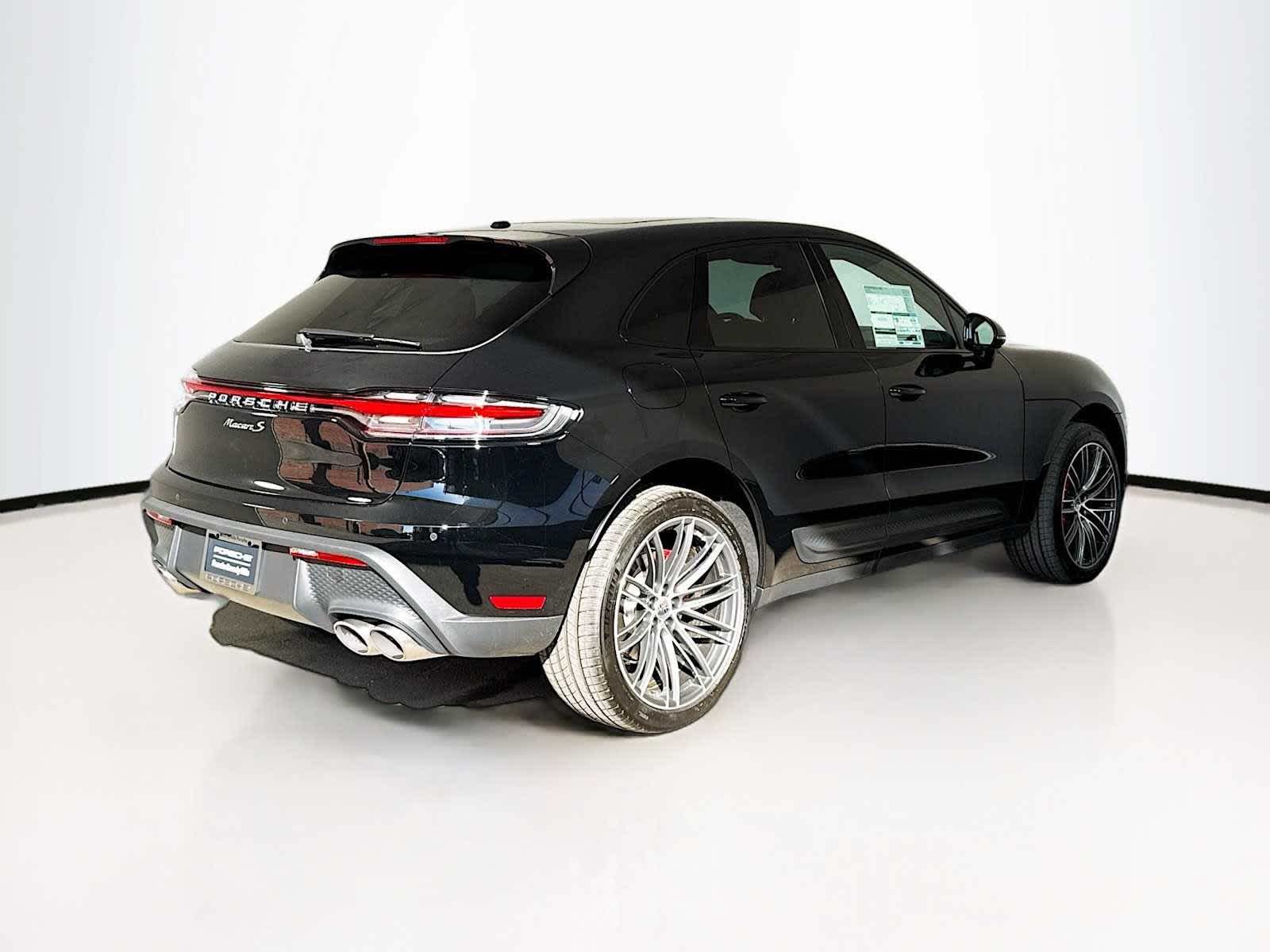Thumbnail: 2026 Porsche Macan - 9