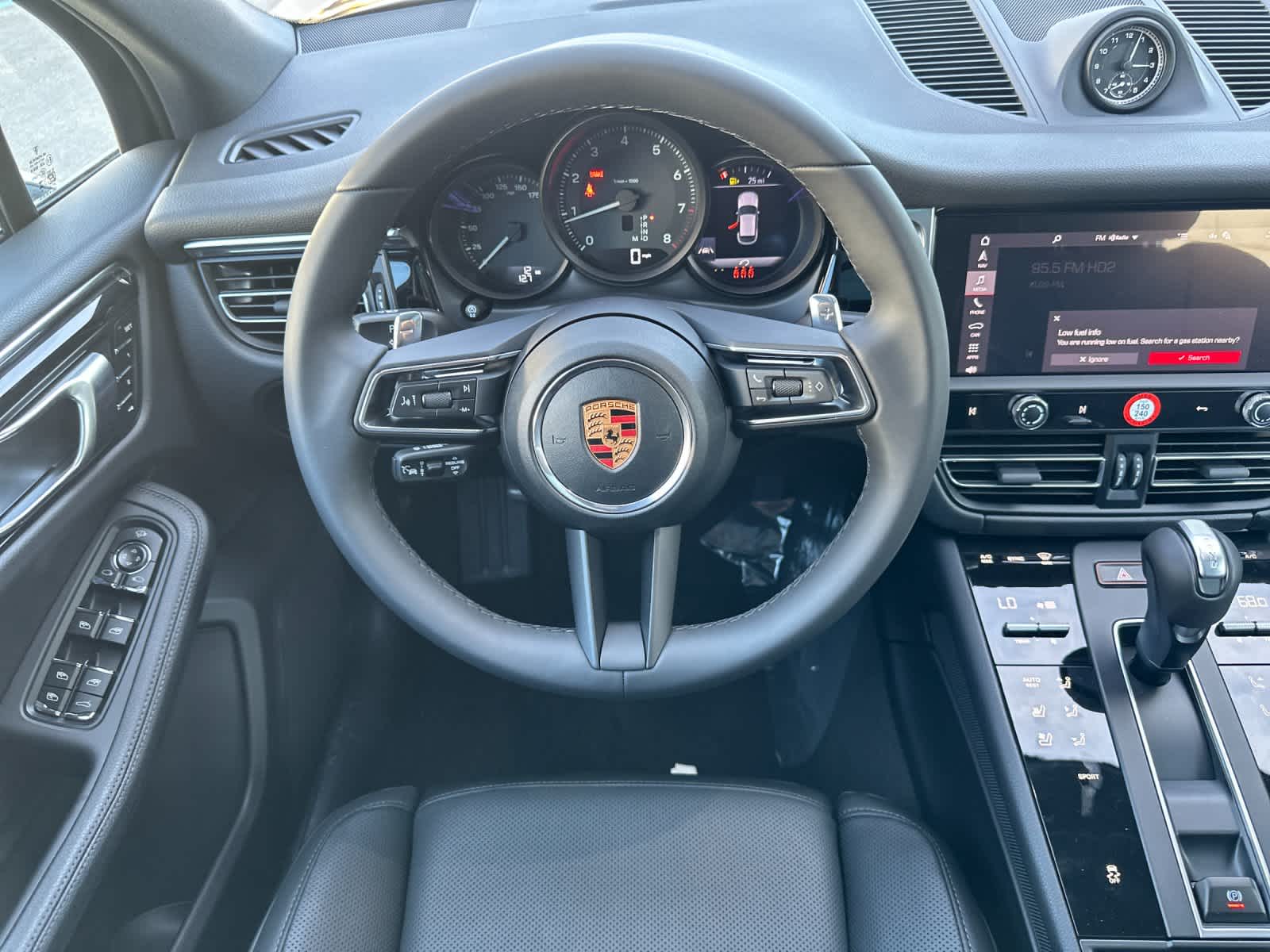 Thumbnail: 2026 Porsche Macan - 15