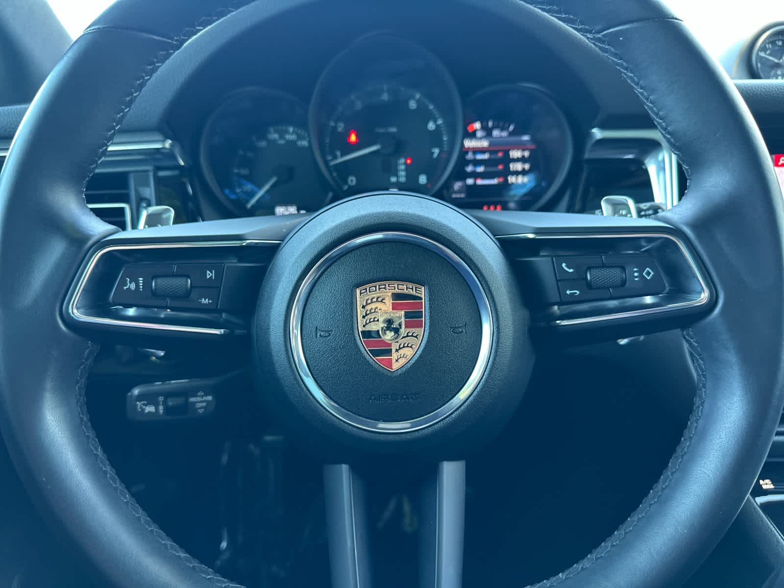 Thumbnail: 2025 Porsche Macan - 24