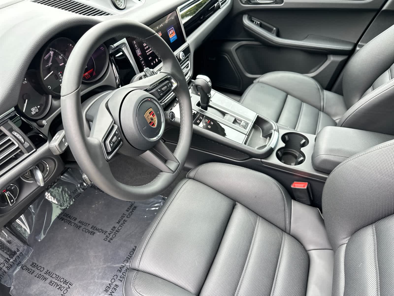 Thumbnail: 2026 Porsche Macan - 4