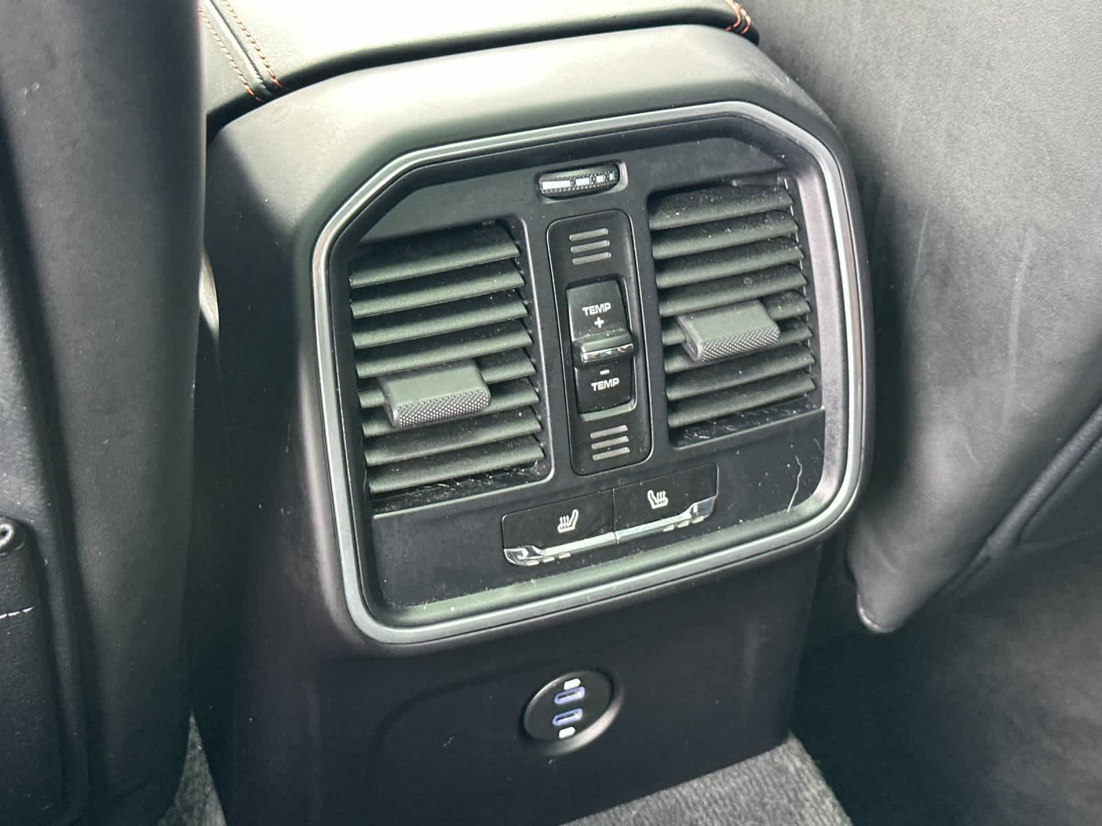 Thumbnail: 2022 Porsche Macan - 14