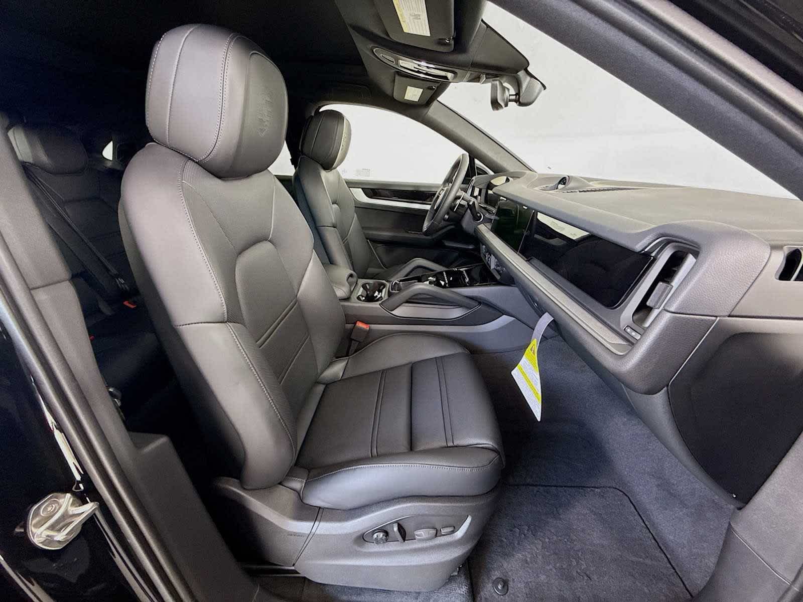 Thumbnail: 2026 Porsche Cayenne - 21