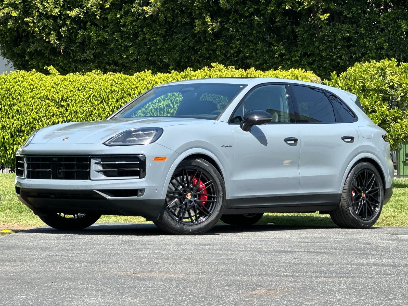 Thumbnail: 2026 Porsche Cayenne - 1