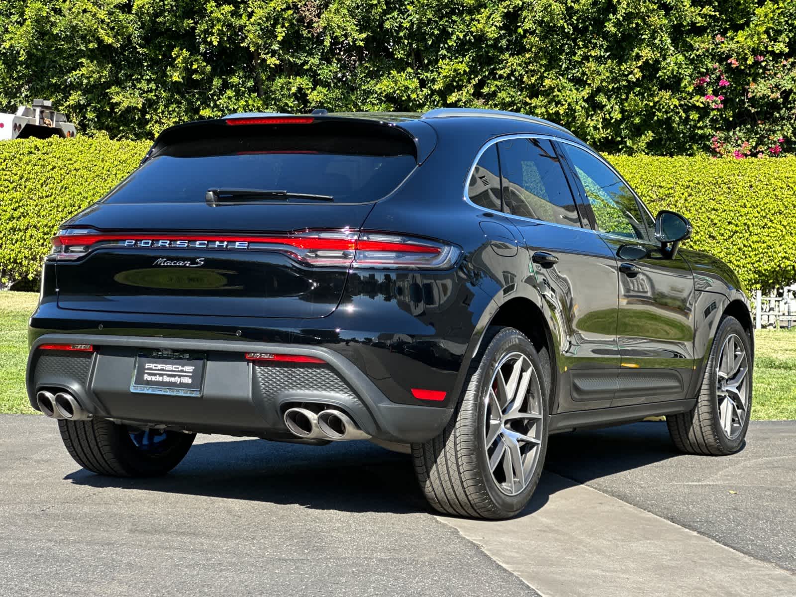 Thumbnail: 2026 Porsche Macan - 8
