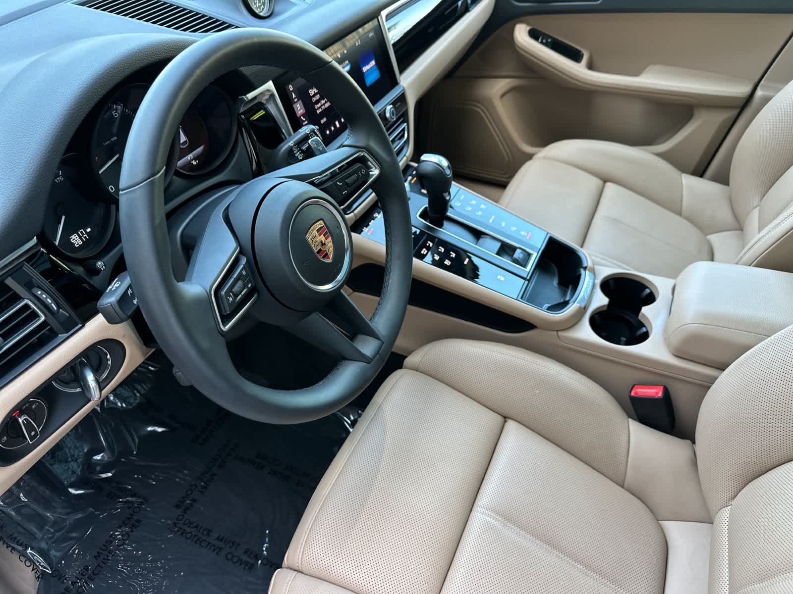 Thumbnail: 2025 Porsche Macan - 3
