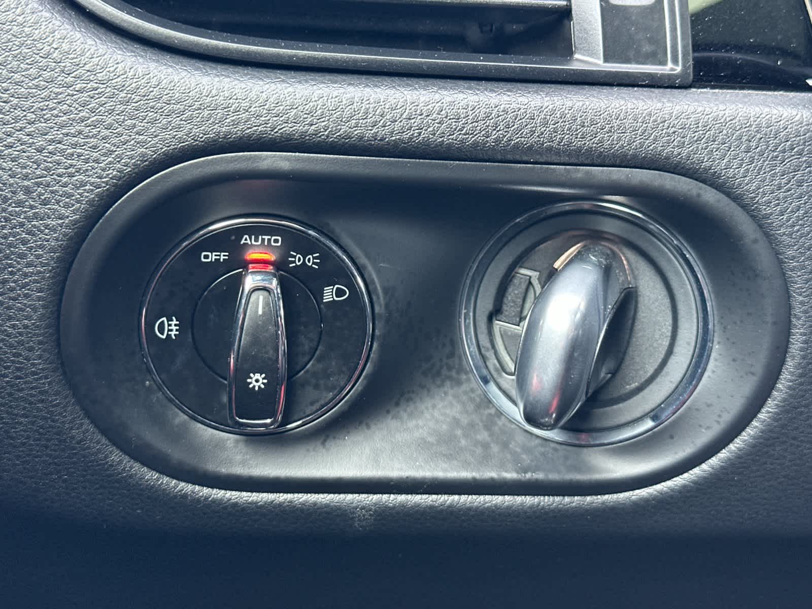 Thumbnail: 2025 Porsche Macan - 30