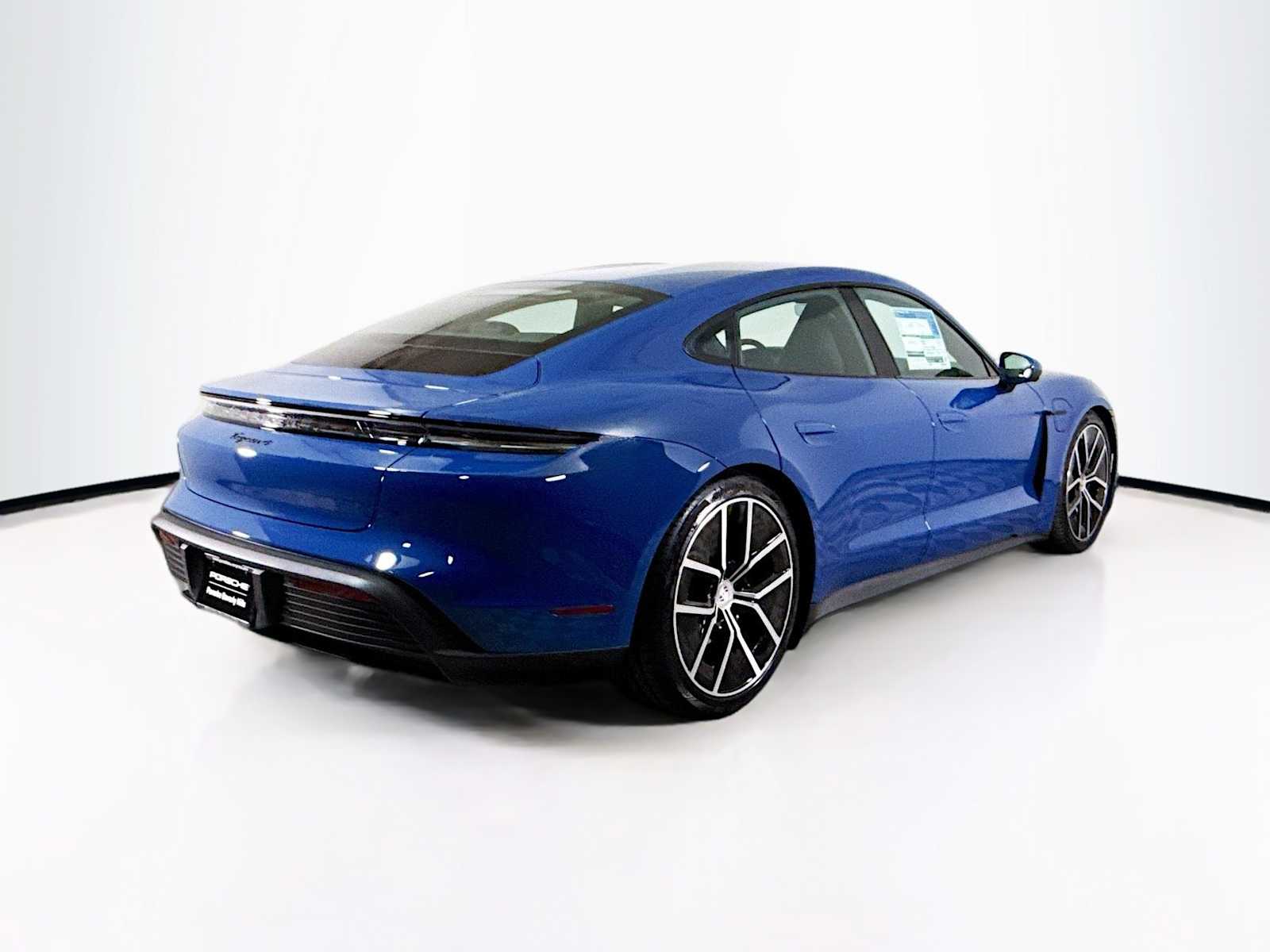 Thumbnail: 2025 Porsche Taycan - 9