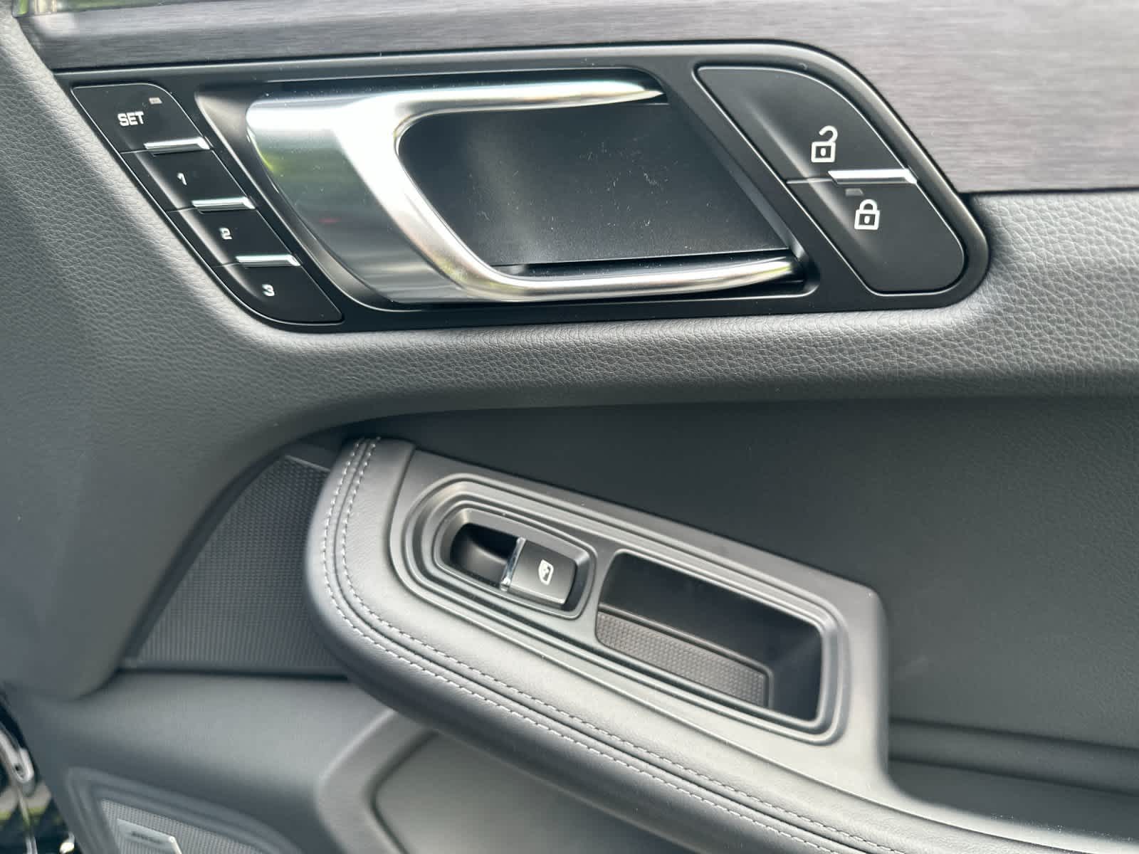 Thumbnail: 2026 Porsche Macan - 19