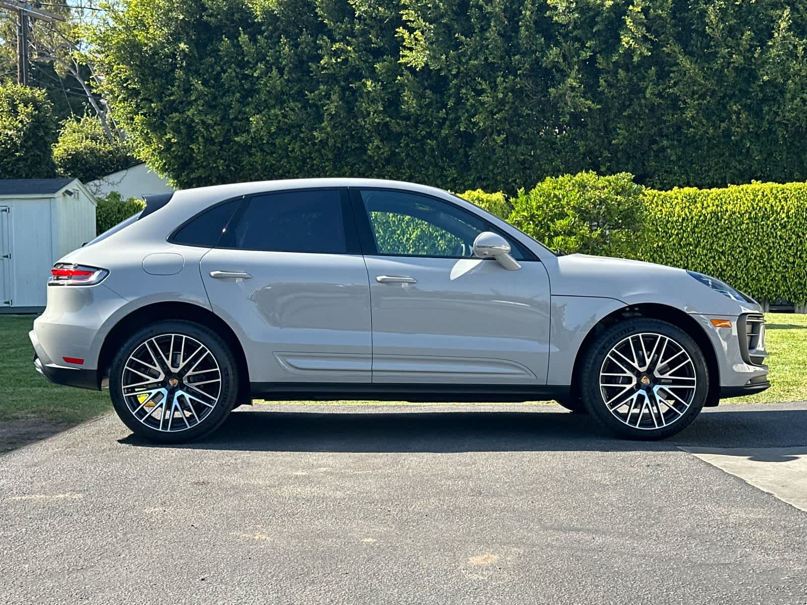 Thumbnail: 2026 Porsche Macan - 9