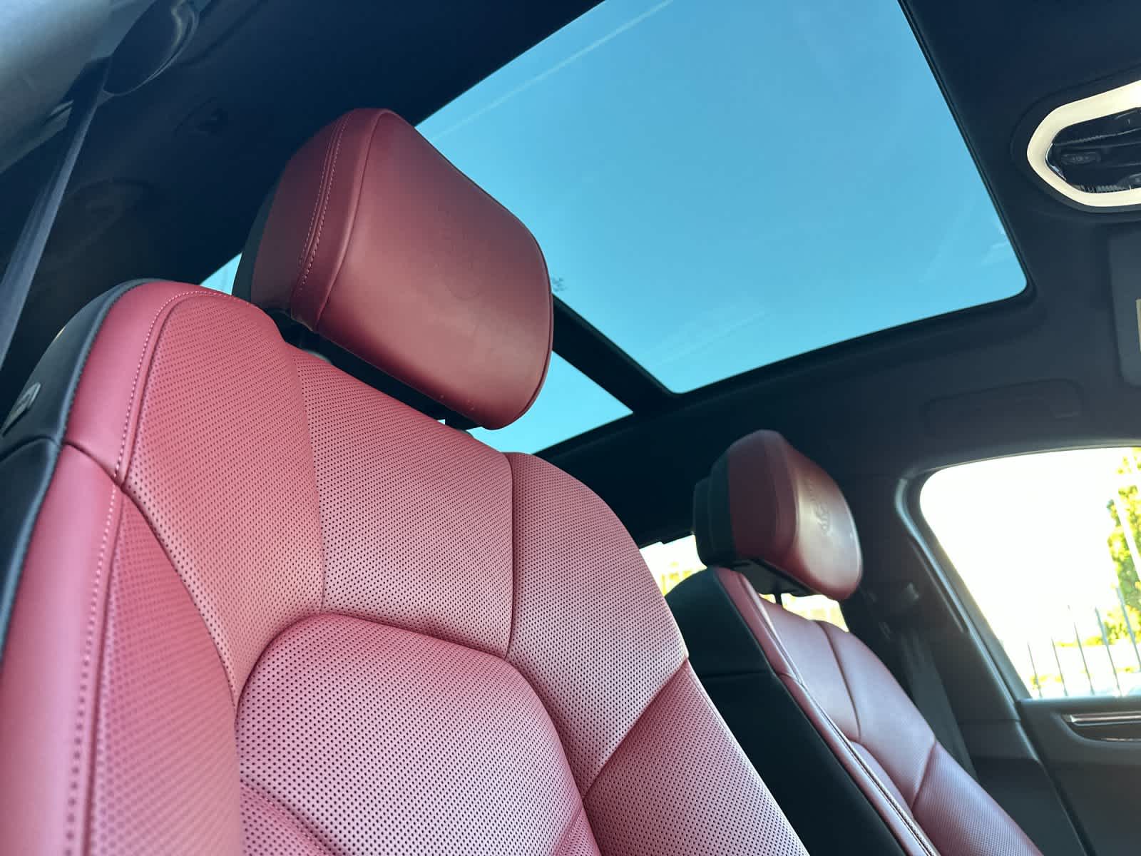 Thumbnail: 2025 Porsche Macan - 18