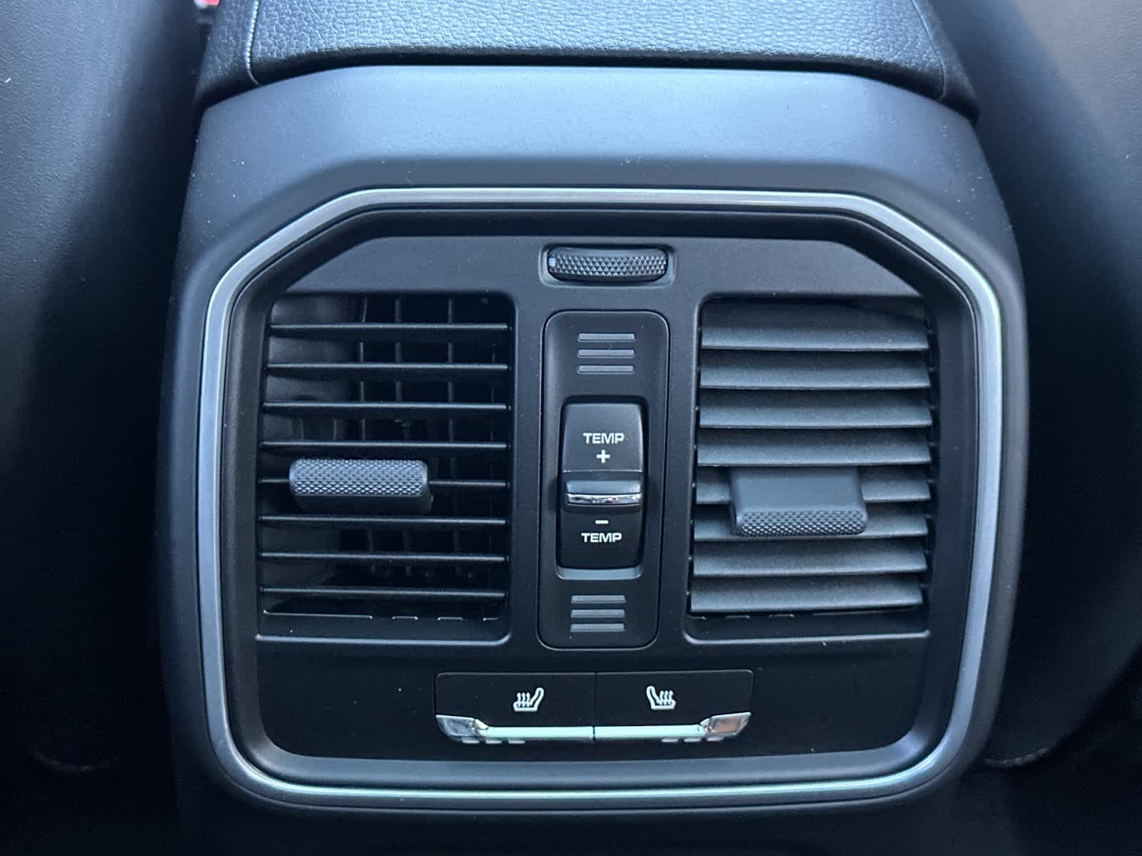 Thumbnail: 2026 Porsche Macan - 14