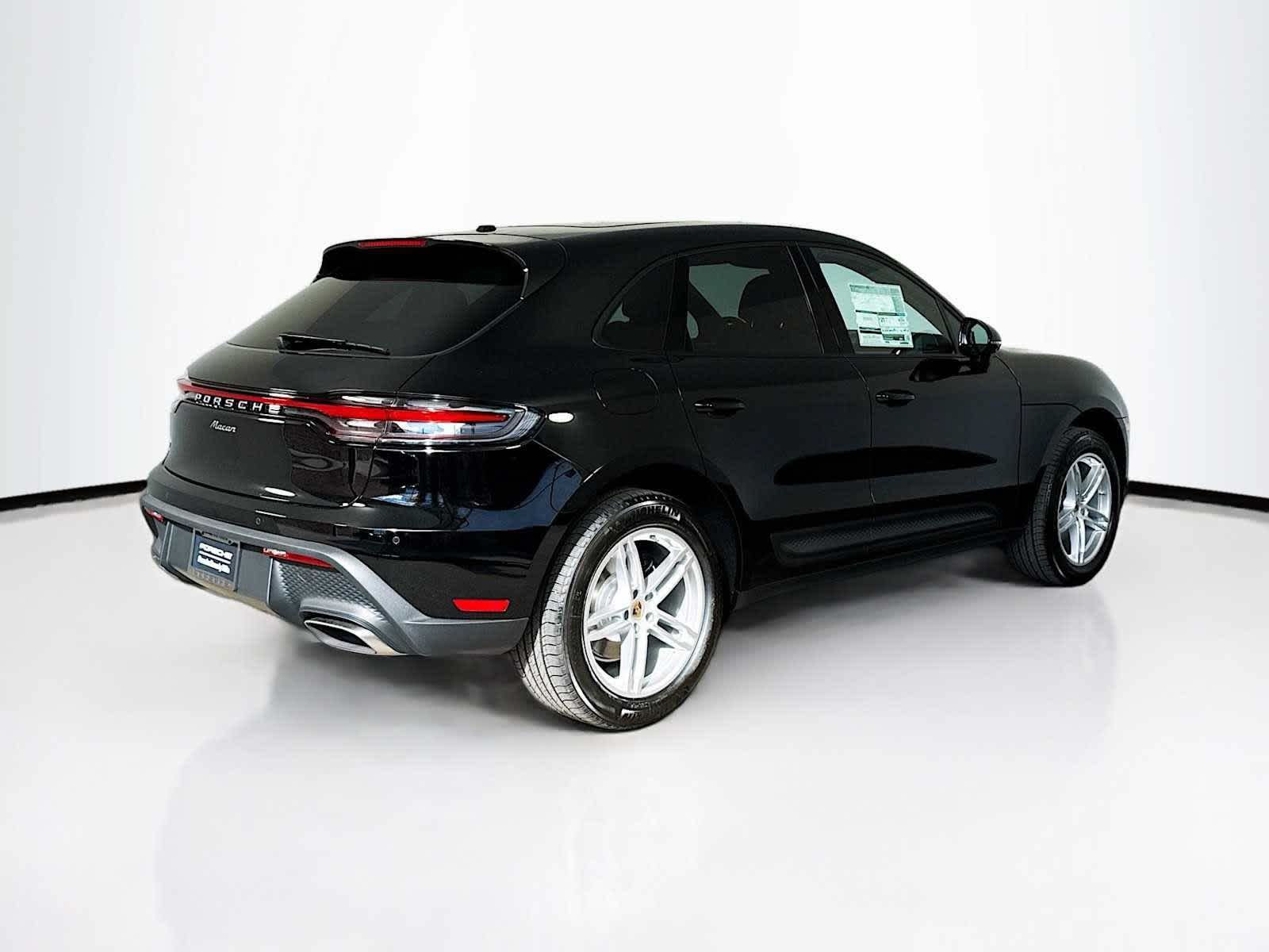 Thumbnail: 2026 Porsche Macan - 9