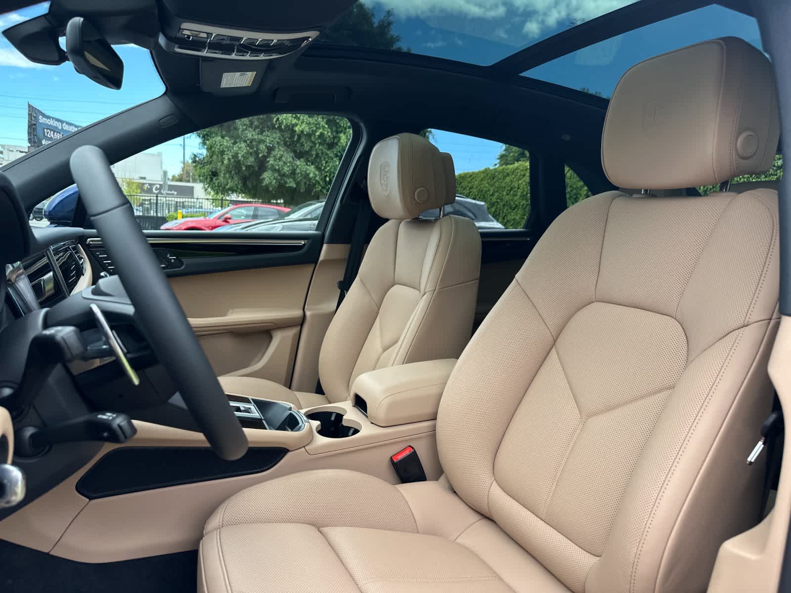 Thumbnail: 2026 Porsche Macan - 5