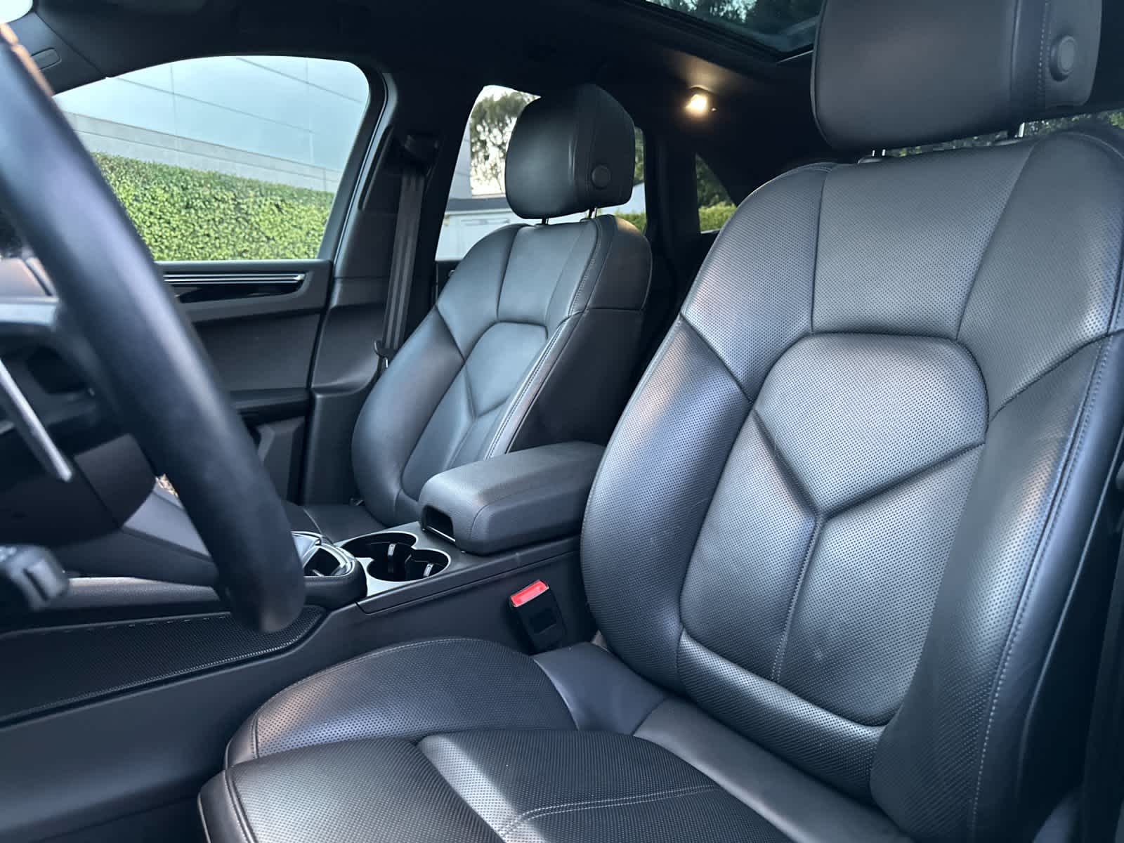 Thumbnail: 2025 Porsche Macan - 5