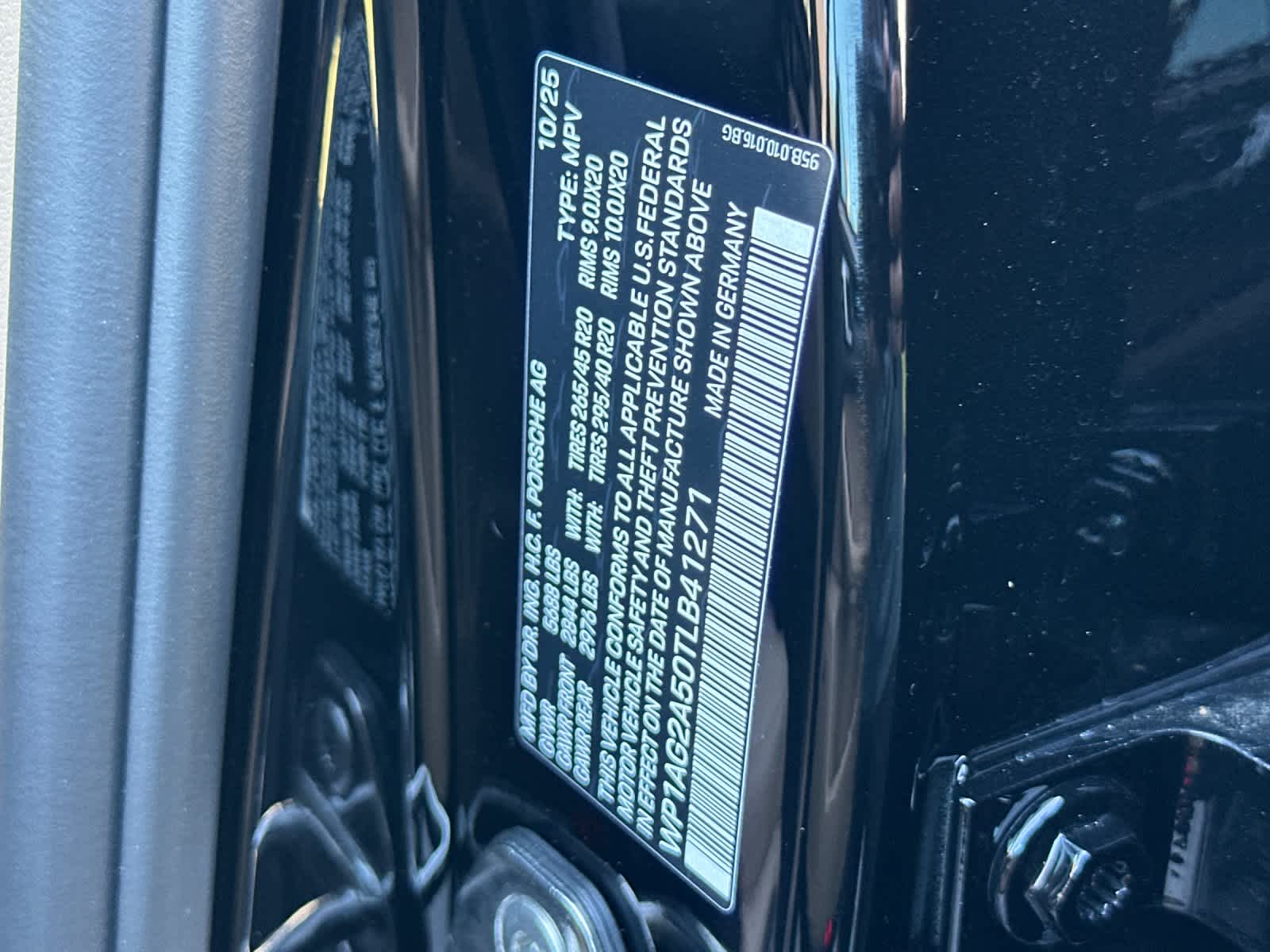 Thumbnail: 2026 Porsche Macan - 33