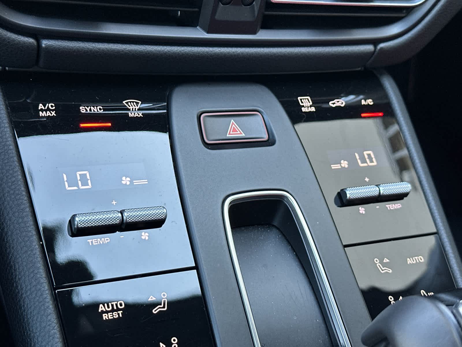 Thumbnail: 2025 Porsche Macan - 24