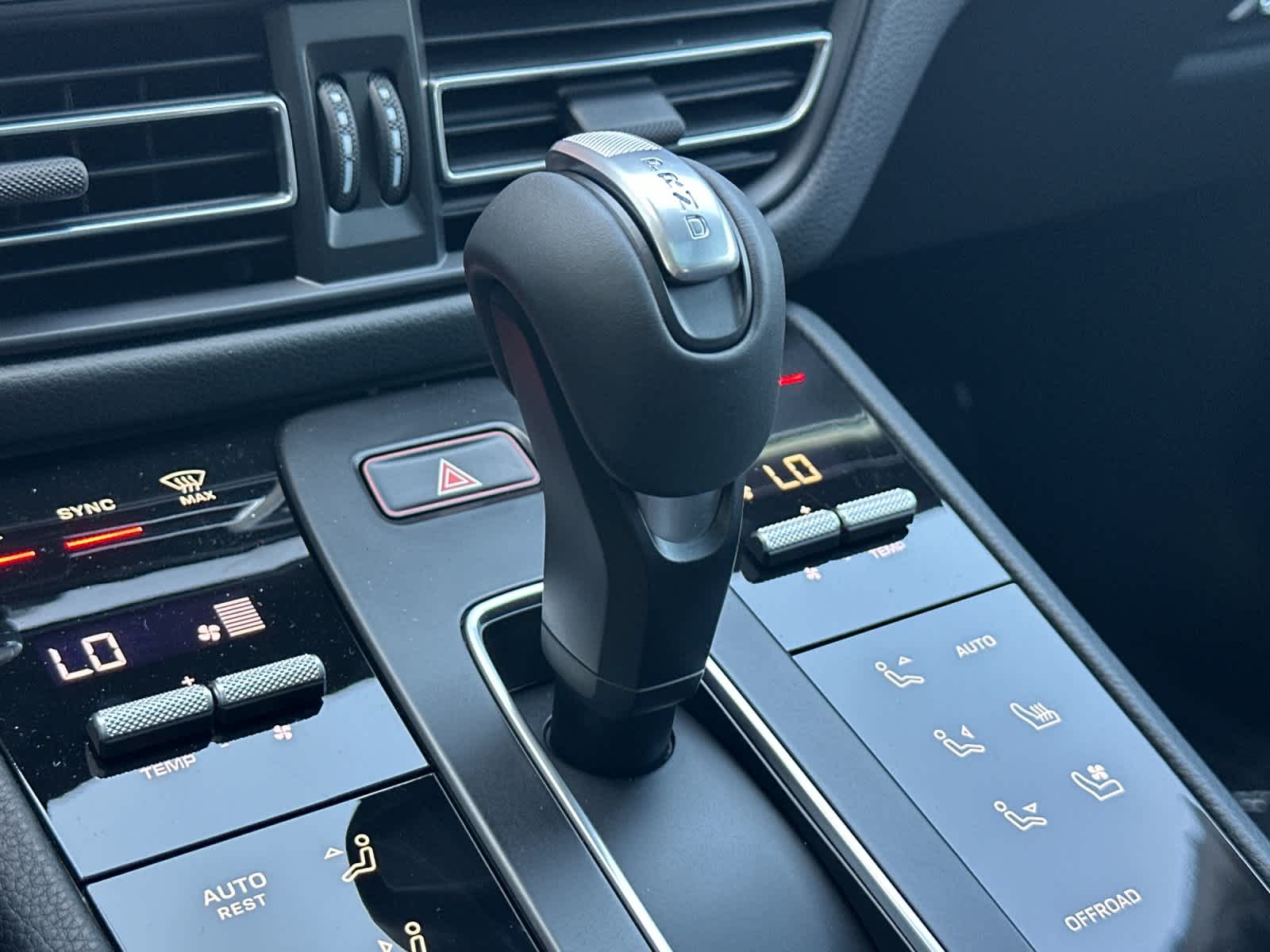 Thumbnail: 2026 Porsche Macan - 25