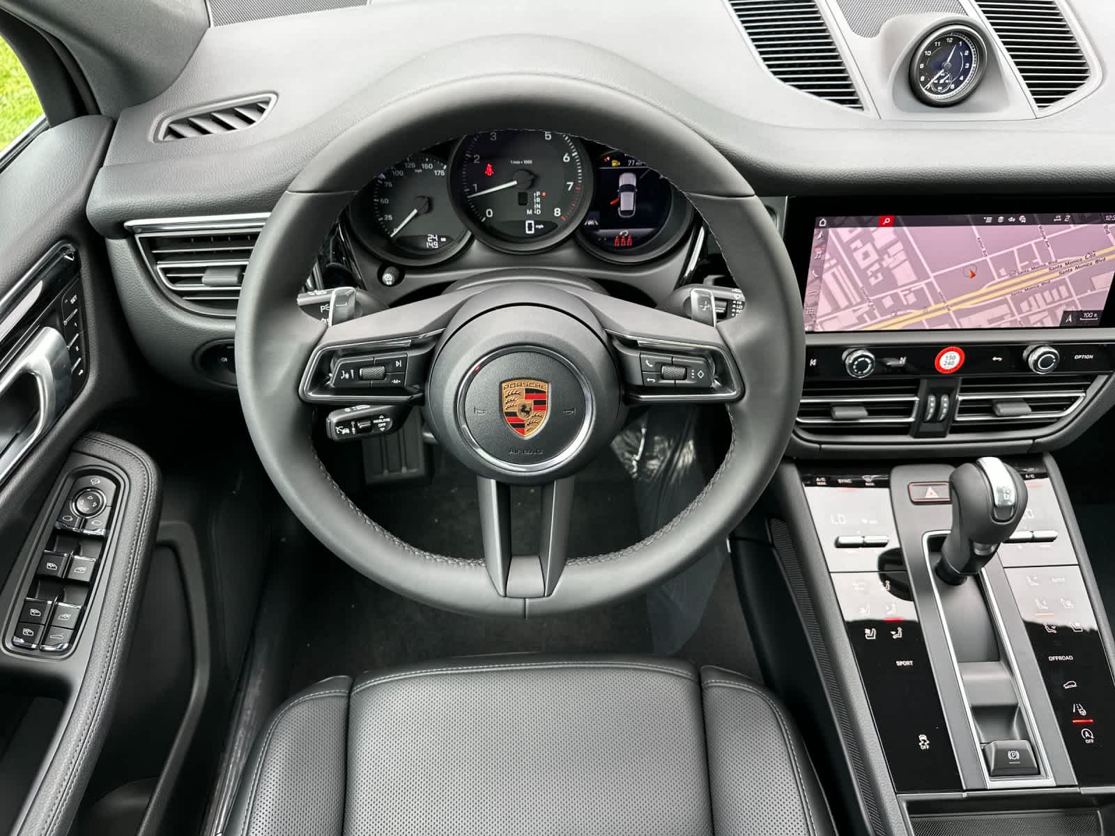 Thumbnail: 2026 Porsche Macan - 15